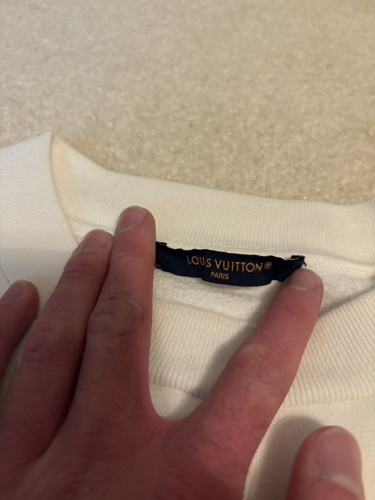 Louis Vuitton Louis Vuitton LV International Malletier Crewneck White Size US XXL / EU 58 / 5 - 4 Thumbnail