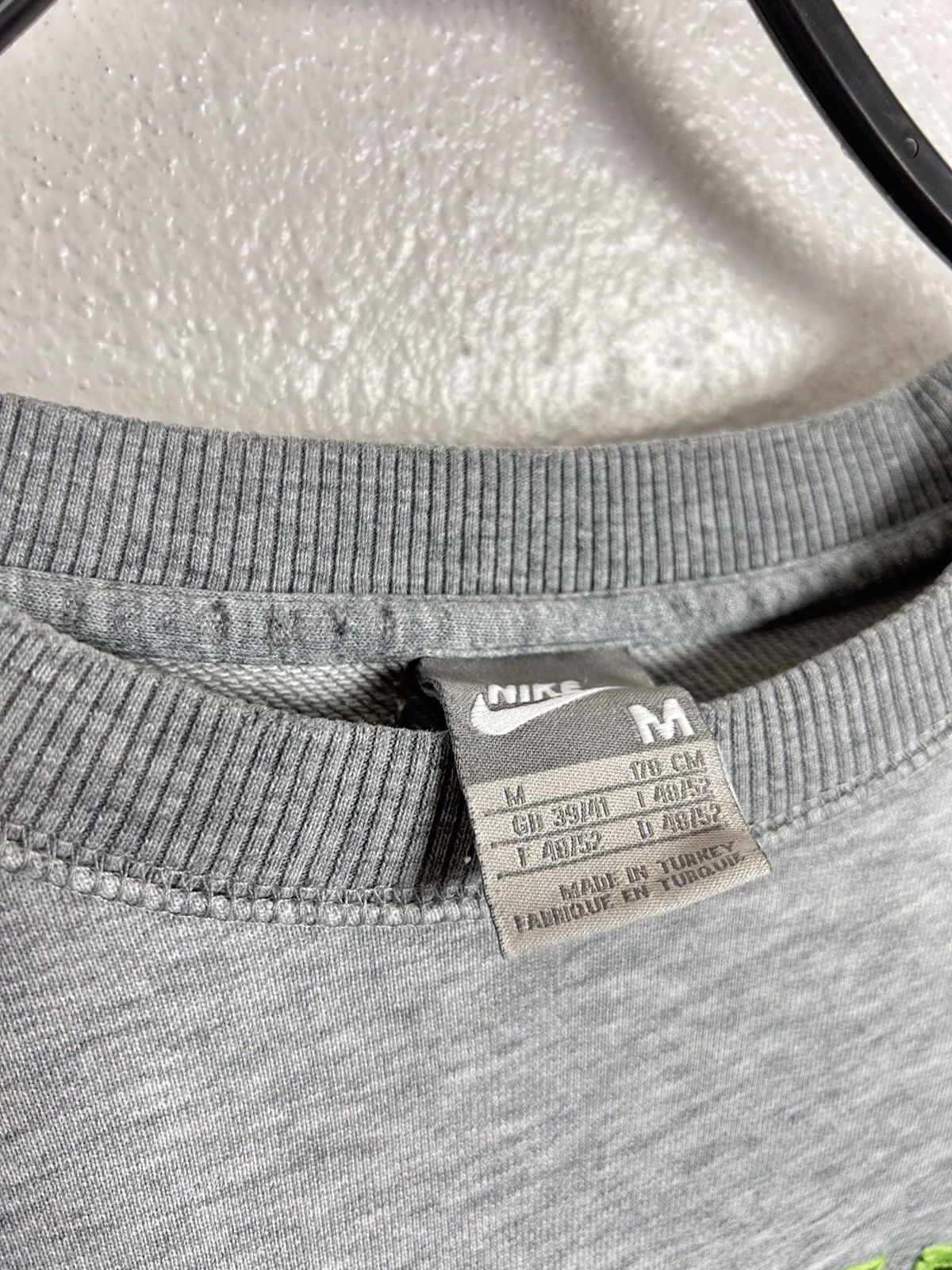 Nike 00s Vintage Nike Sportswear Y2K Center Logo Sweatshirt Size US M / EU 48-50 / 2 - 7 Thumbnail