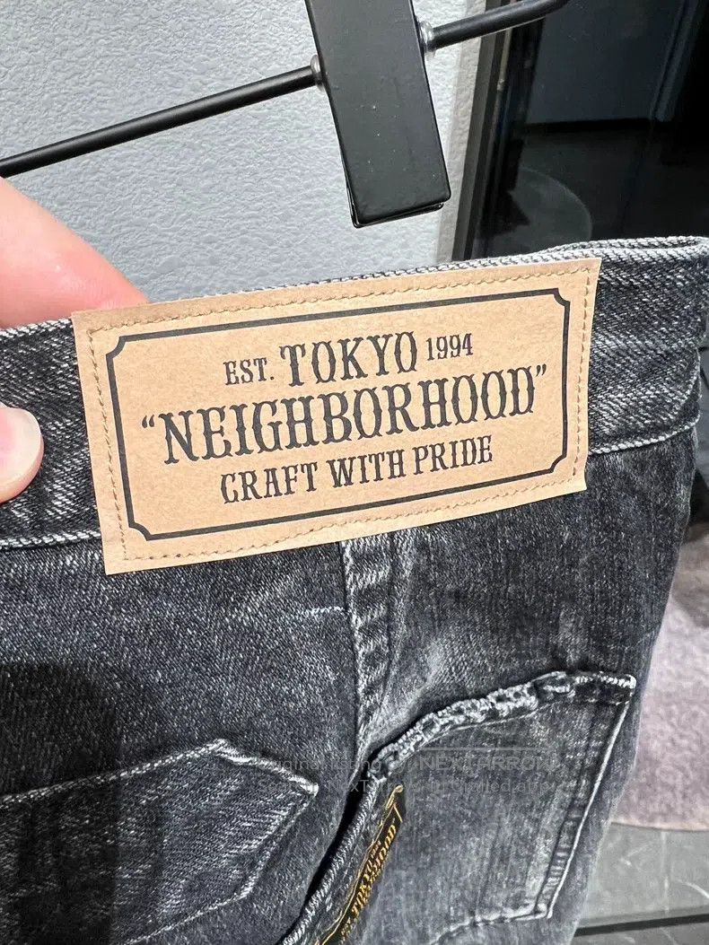 Neighborhood Neighborhood size L Jeans Size US 27 - 4 Thumbnail