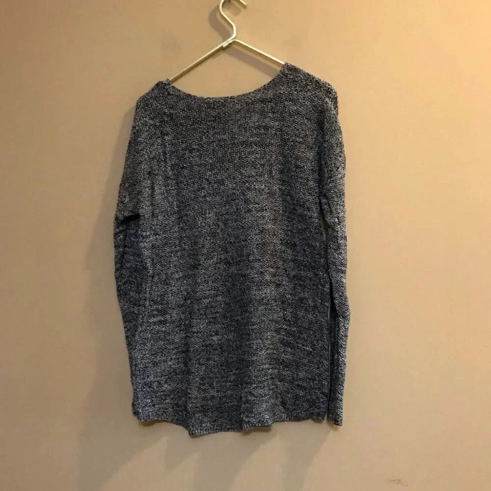 H&M H&M Womens Sz M Marled V-Neck Long Sleeve Sweater Black Grey Size M / US 6-8 / IT 42-44 - 4 Thumbnail