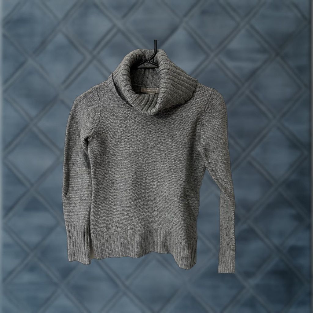 Banana Republic VINTAGE Banana Republic Gray Wool Blend Turtleneck Sweater Women Medium Italian Size M / US 6-8 / IT 42-44 - 1 Thumbnail