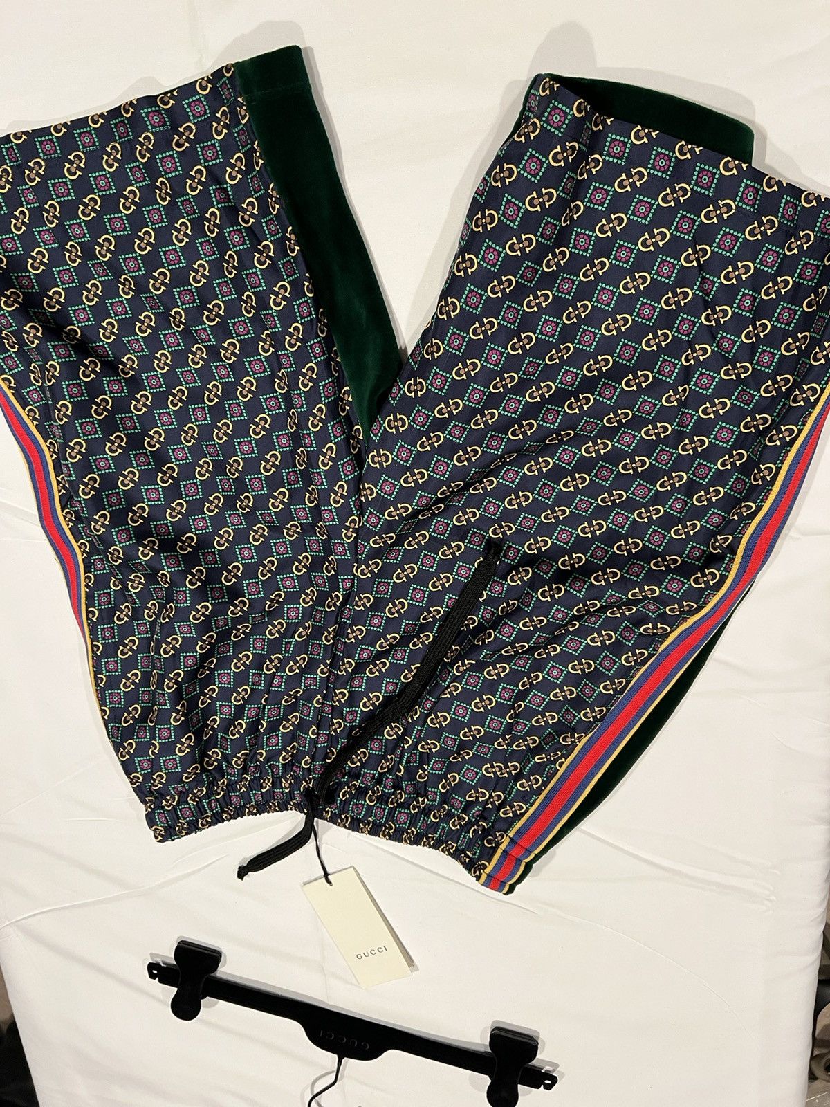 Gucci Gucci mens shorts. XS. $2100 Size US 27 - 2 Thumbnail