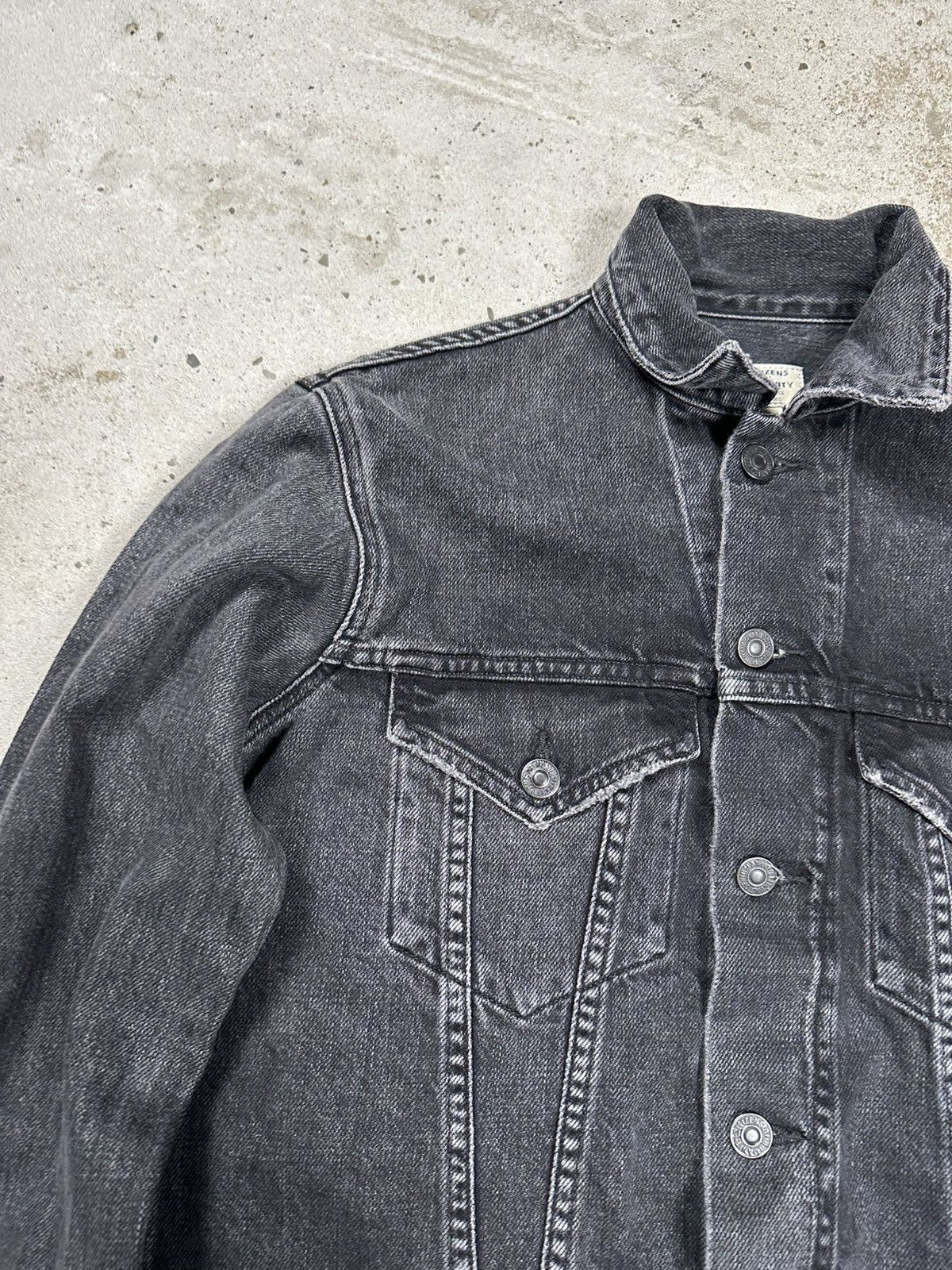 Citizens Of Humanity Citizens of Humanity LA Washed Black Denim Trucker Jacket Size US S / EU 44-46 / 1 - 6 Thumbnail
