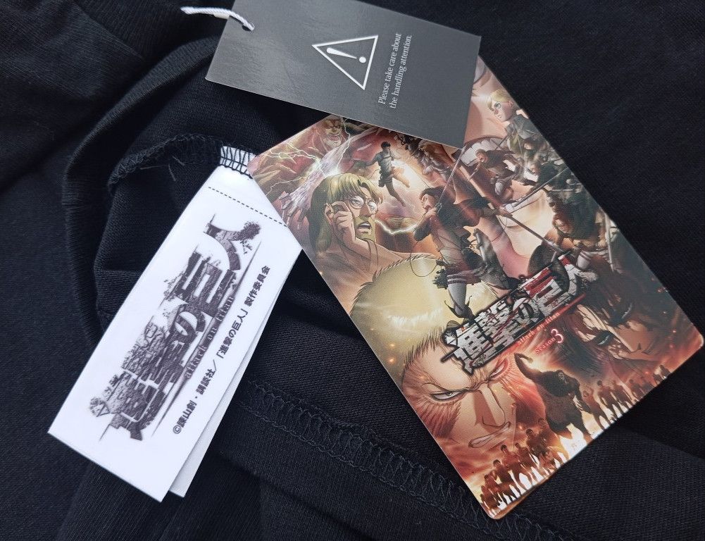 Japanese Brand BNWT Attack On Titan 🧟💥 Tshirt Anime Comic 📚 Size US M / EU 48-50 / 2 - 6 Thumbnail