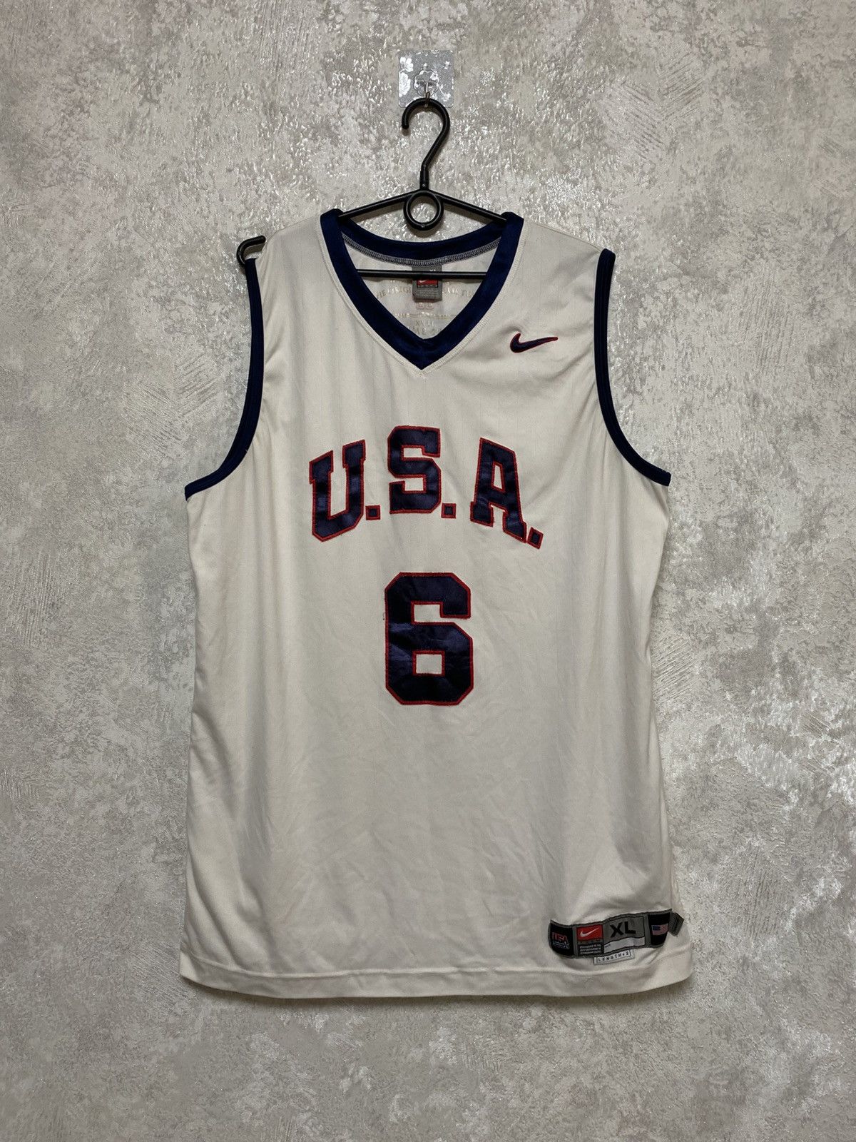 Nike Nike vintage USA team Basketball jersey Lebron James Size US XL / EU 56 / 4 - 1 Thumbnail