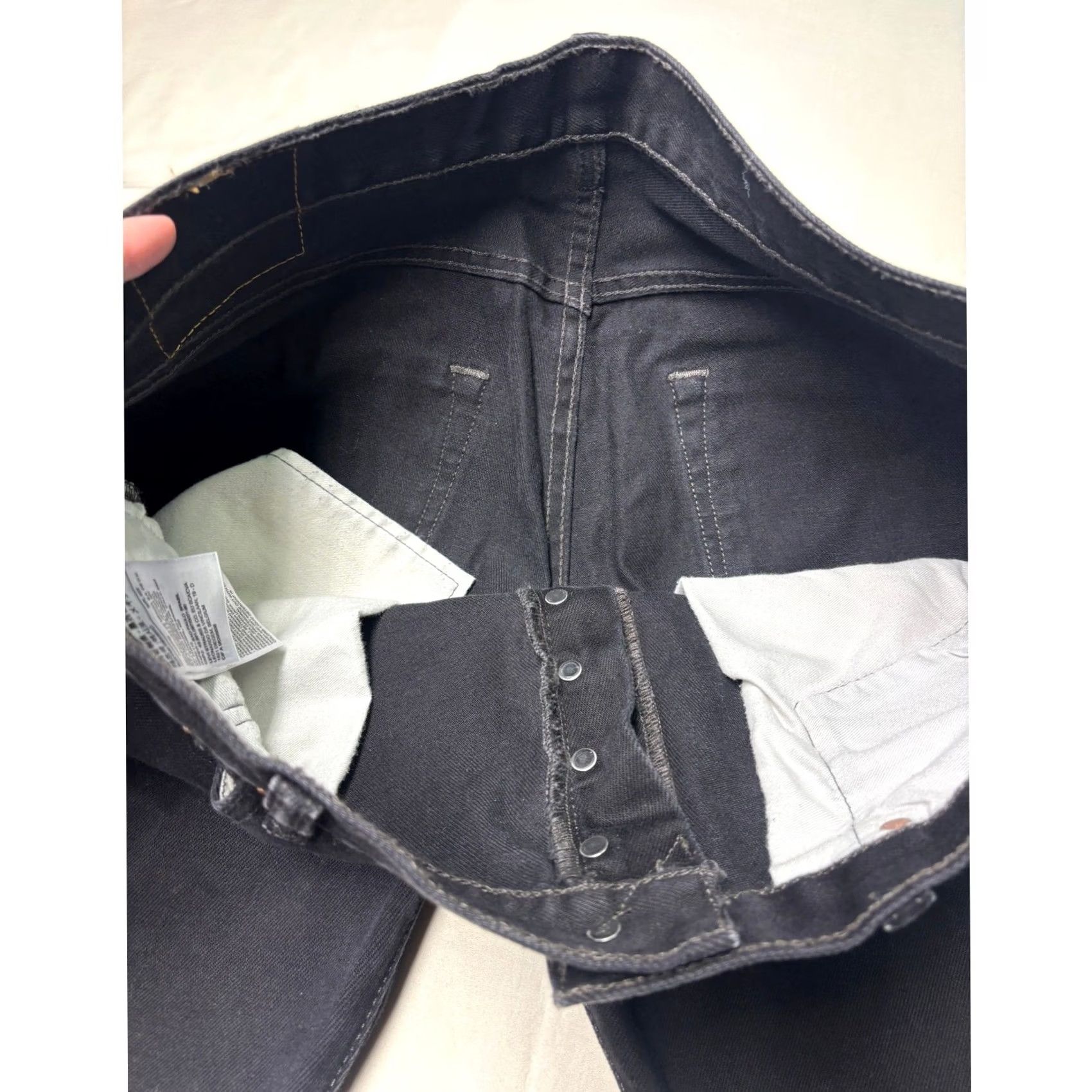 Levi's Levi's 501 Original Fit Black Denim Jeans Men's W36 L30 Button Fly Straight Regular 5-Pocket Logo Vintage? No, Standard Size US 36 / EU 52 - 4 Thumbnail