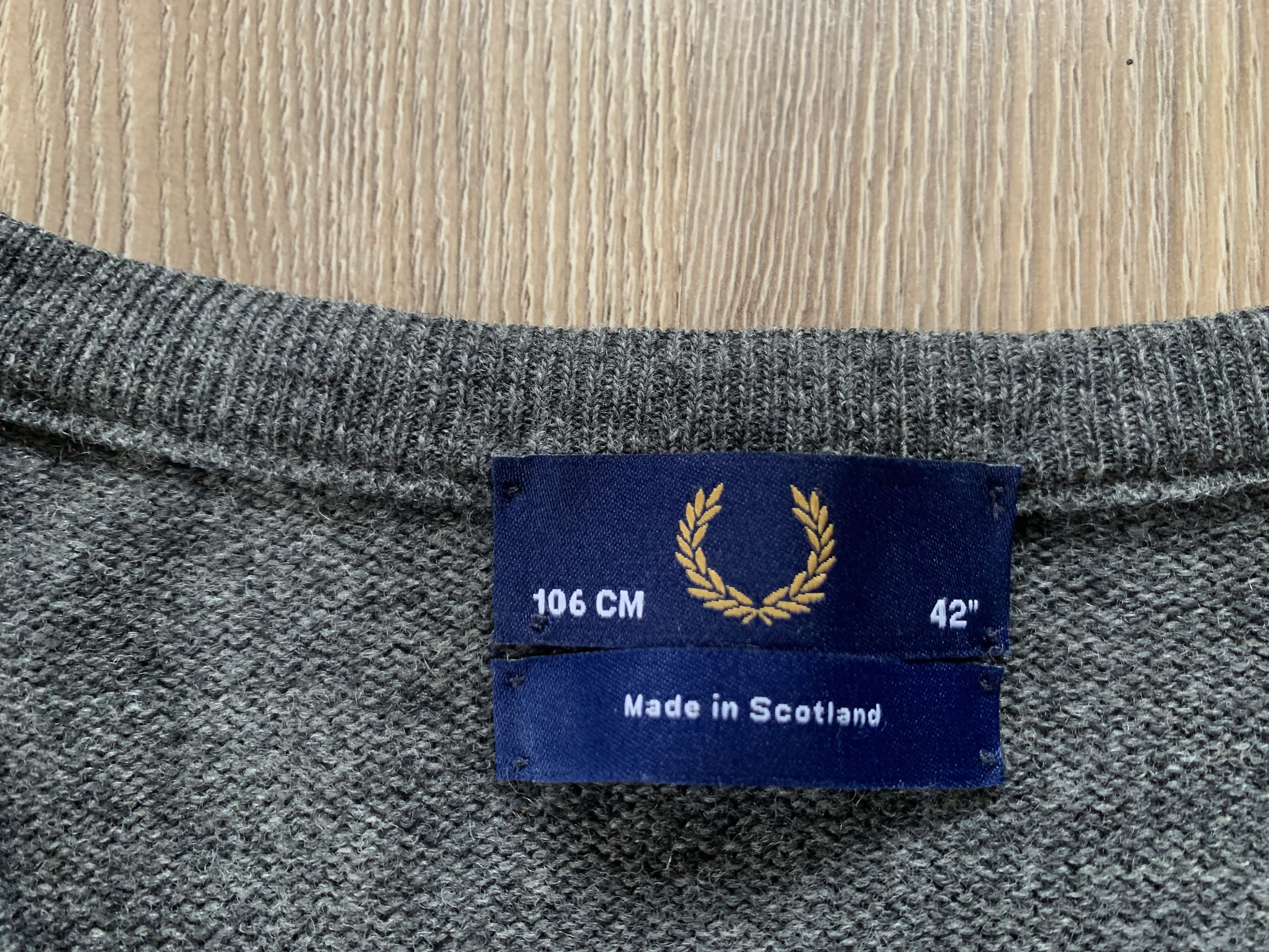 Fred Perry Fred Perry Lambs Wool V Neck Sweater Pullover Size US L / EU 52-54 / 3 - 7 Thumbnail