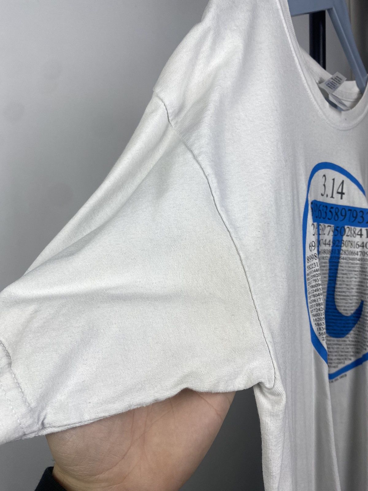 Vintage Y2K 00’s Vintage Pi 3.14 Stonewash Art T Shirt Hype CW21 Size US L / EU 52-54 / 3 - 12 Thumbnail