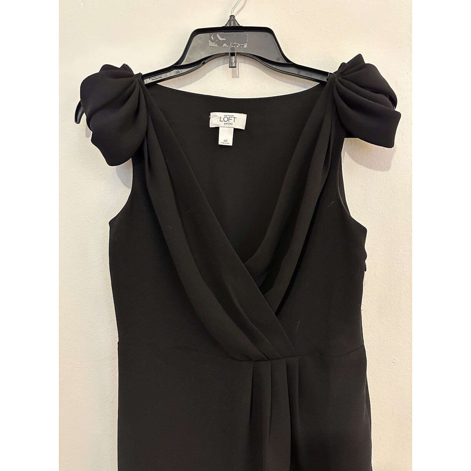 Loft Ann Taylor Black Dress Size 4P Petites Loft Bow V Neck Size S / US 4 / IT 40 - 2 Thumbnail