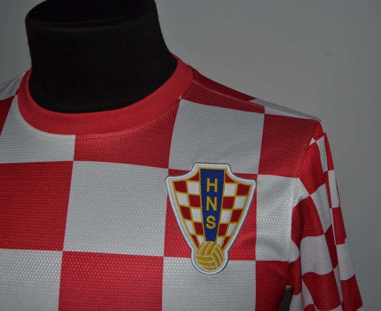 Nike CROATIA 2012/2013 NIKE HOME FOOTBALL SHIRT SOCCER JERSEY Size US S / EU 44-46 / 1 - 3 Thumbnail