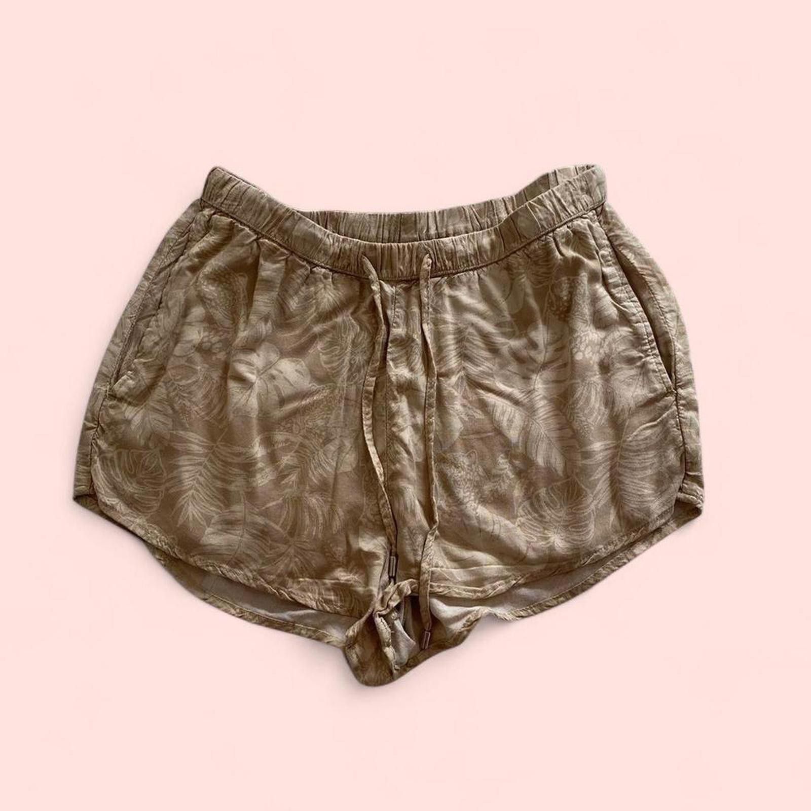 H&M Tan H&M summer shorts -low rise Size 27" / US 4 / IT 40 - 1 Thumbnail
