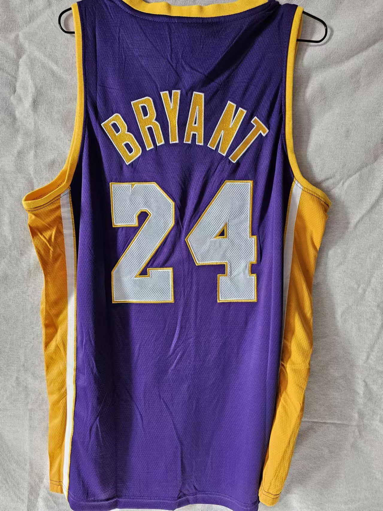 NBA L.A. Lakers #24 Kobe Bryant Jersey Size US L / EU 52-54 / 3 - 2 Thumbnail