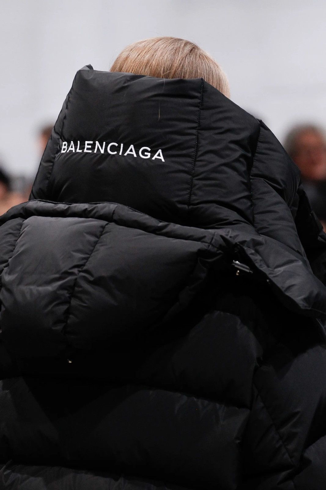 Balenciaga Balenciaga puffer with an hybrid scarf red Size US XXS / EU 40 - 14 Thumbnail
