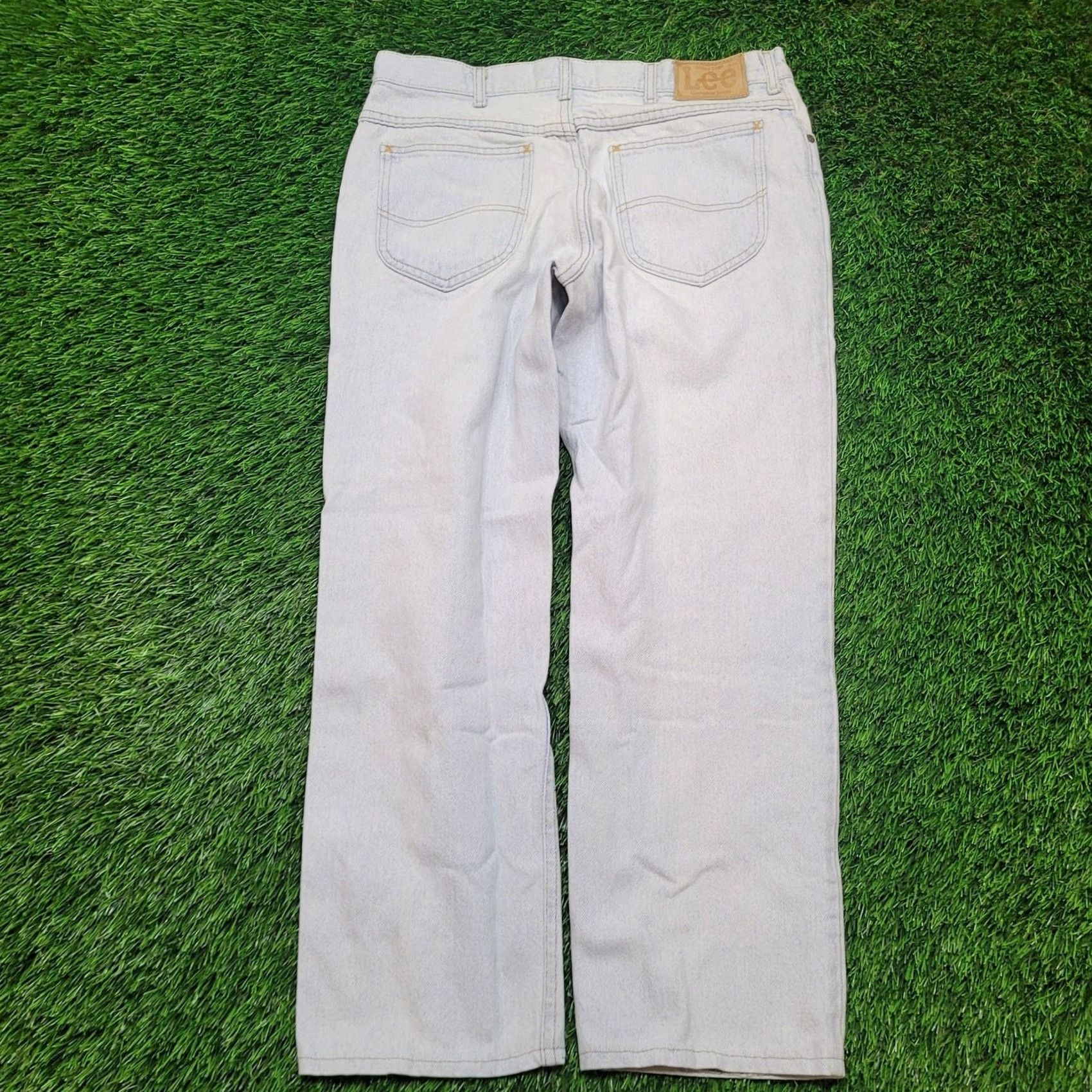 Lee VINTAGE 90s Lee Jeans Mens 34x28 Straight Leg Mid Rise Zipper Pockets Relaxed Fit jeans Size US 34 / EU 50 - 7 Thumbnail