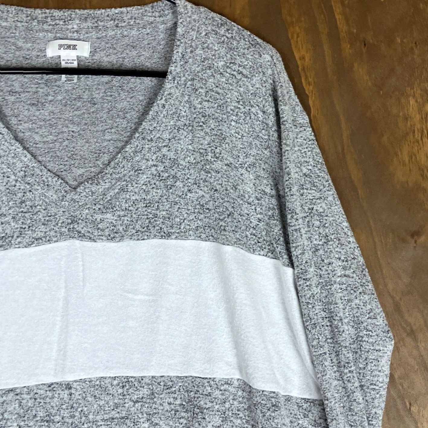 Vintage PINK Womens Sweater Heathered Gray White Long Sleeve V Neck Relaxed Cropped XS Shirt Adult XS Gray V-Neck Pullover Casual Preppy Lounge Womens Size XS / US 0-2 / IT 36-38 - 5 Thumbnail