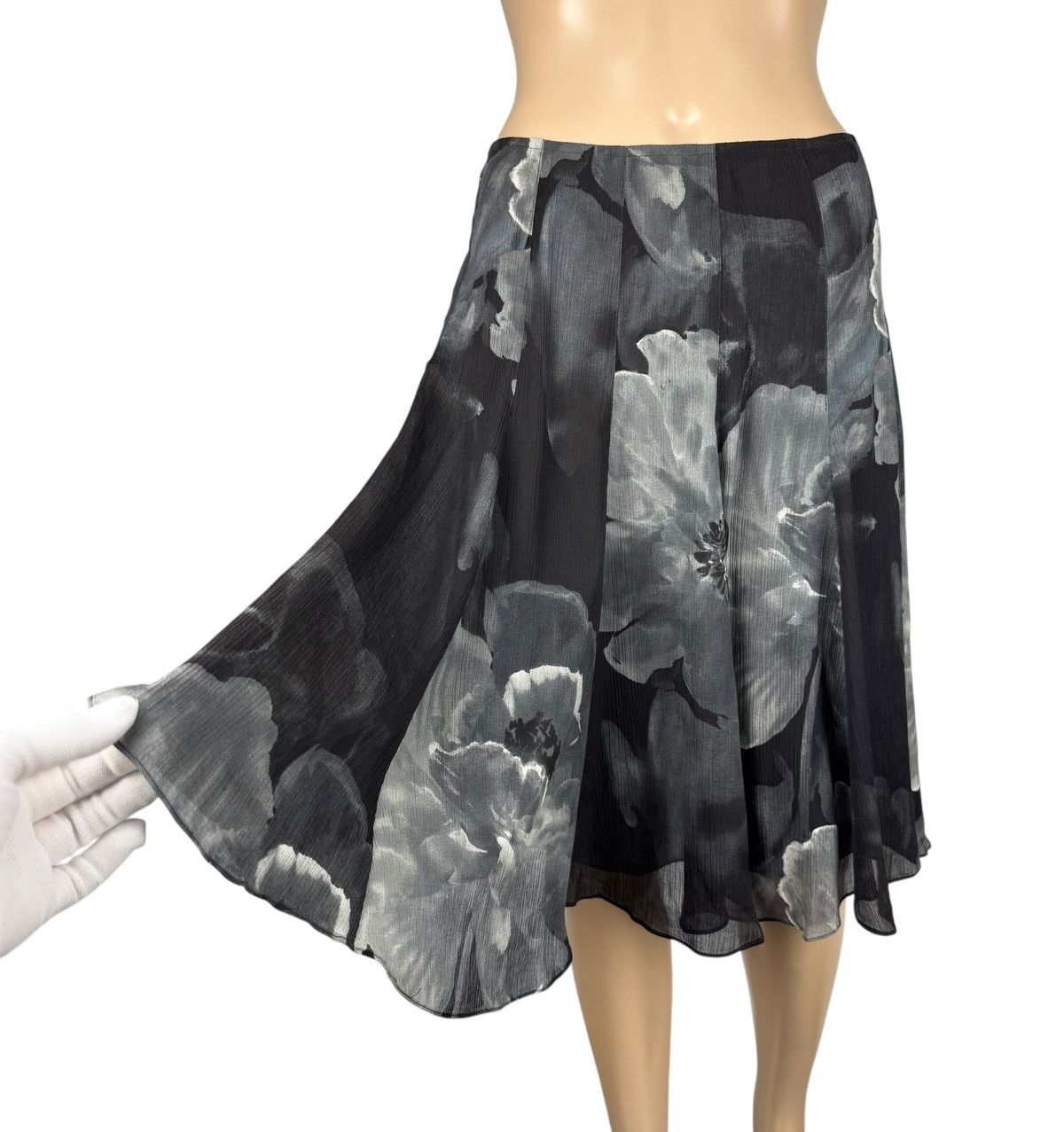Emanuel Ungaro Emanuel Ungaro Pleated Skirt Silk-Cotton Flower Print Size 30" / US 8 / IT 44 - 3 Thumbnail