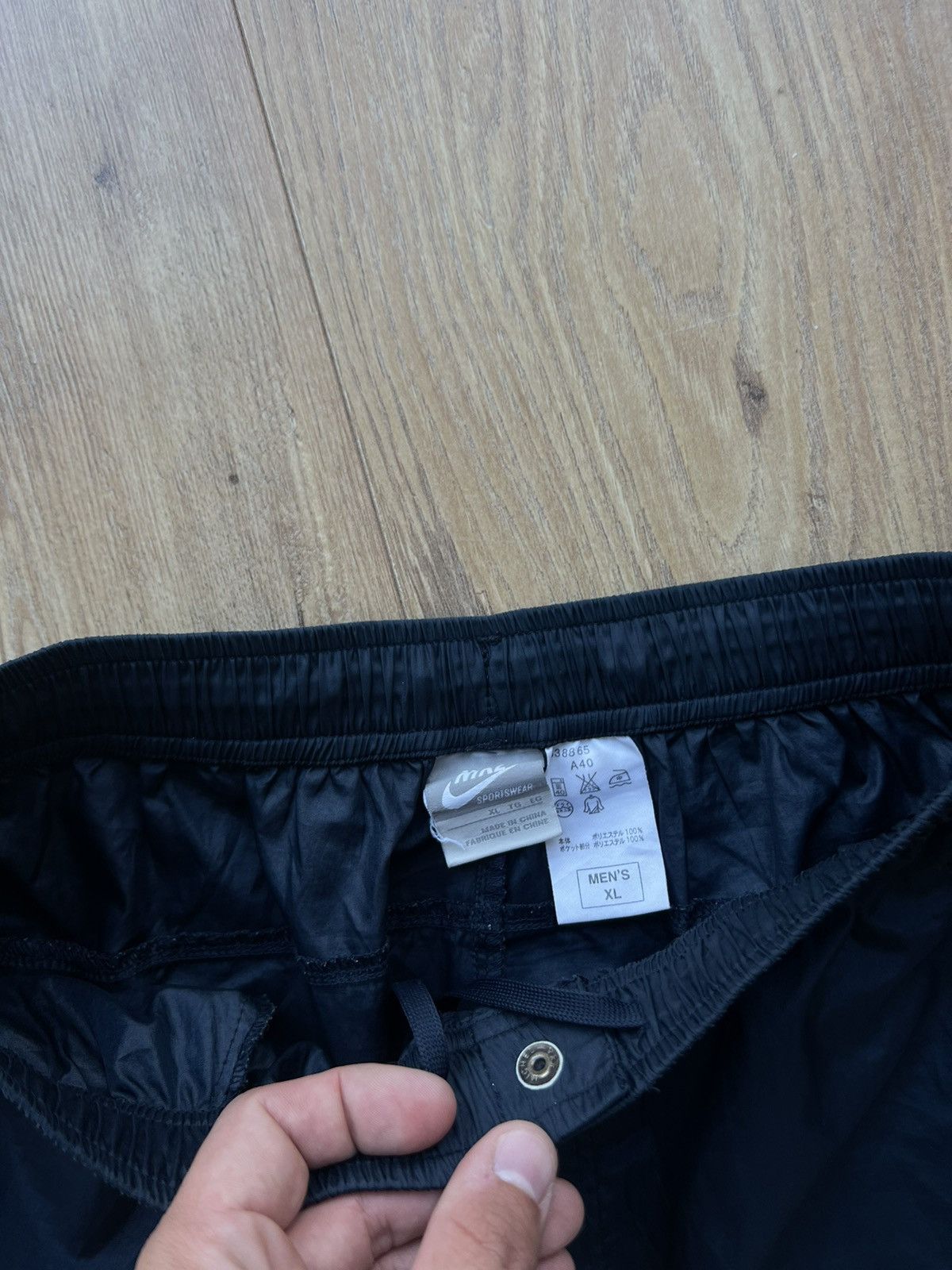 Nike 00’s NIKE BAGGY VINTAGE TRACK PANTS Y2K SWOOSH Size US 34 / EU 50 - 7 Thumbnail