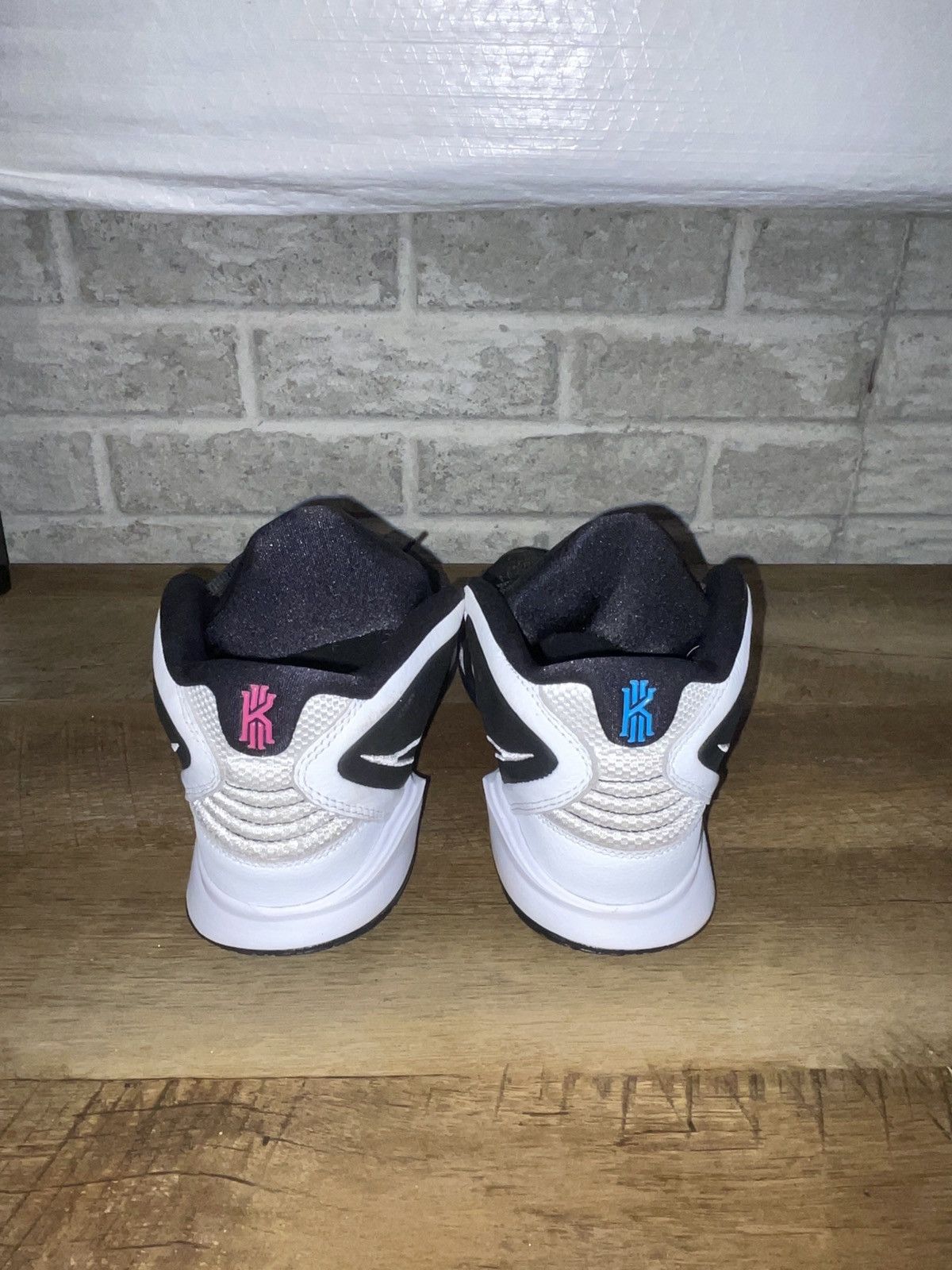 Nike Kyrie Infinity “South Beach” Size US 9 / EU 42 - 2 Thumbnail