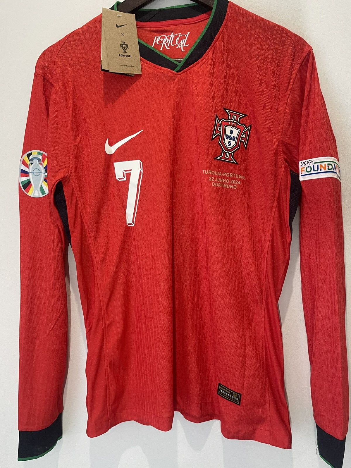 Portuguese Flannel Portugal Ronaldo football jersey Size US M / EU 48-50 / 2 - 2 Thumbnail