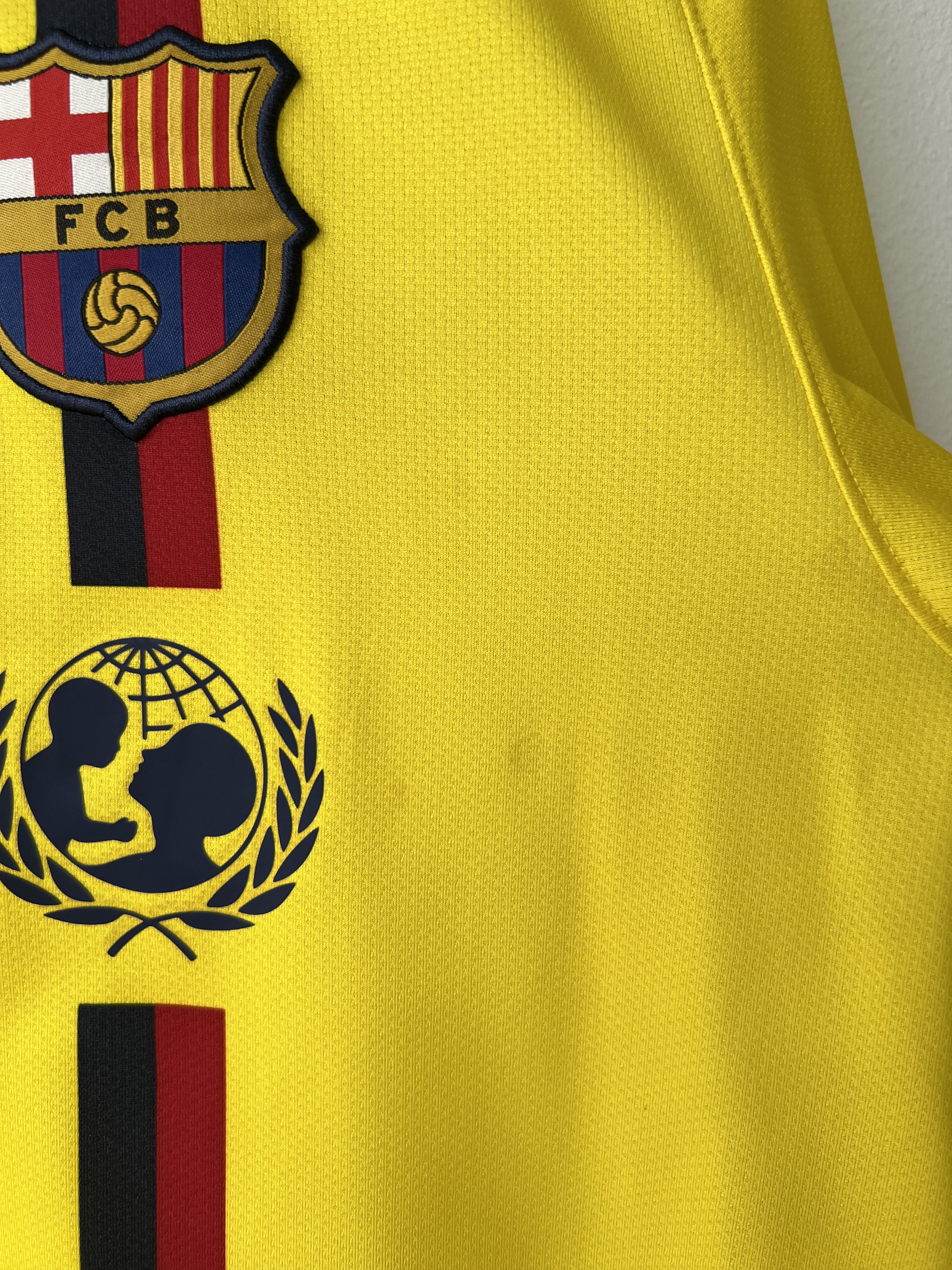 Nike (L) Barcelona 2008-10 Away Kit Messi #10 Size US L / EU 52-54 / 3 - 6 Thumbnail