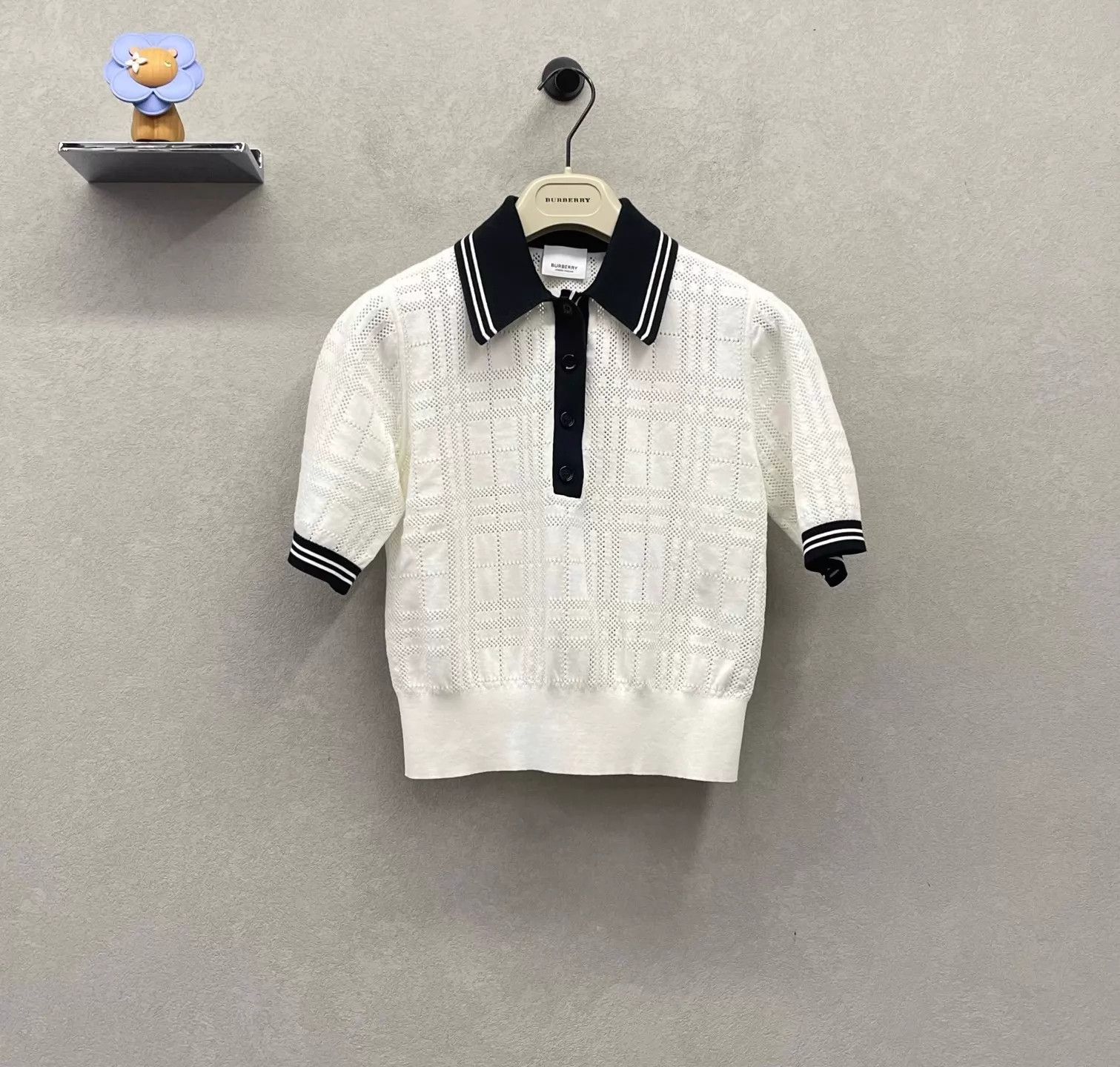 Burberry Burberry Women's Check Polo Collar Slim Top XS Size XS / US 0-2 / IT 36-38 - 1 Thumbnail