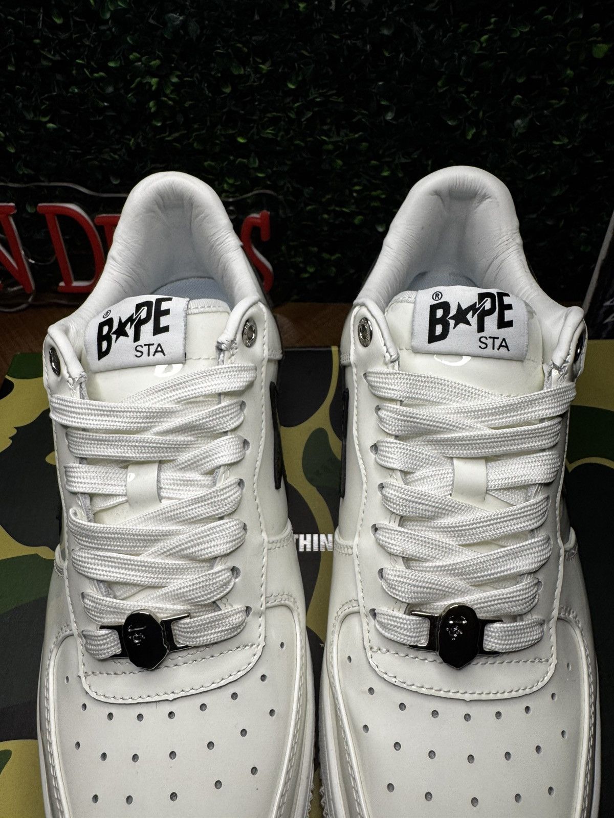 Bape Bapesta #1 white black patent leather Size US 8 / EU 41 - 4 Thumbnail