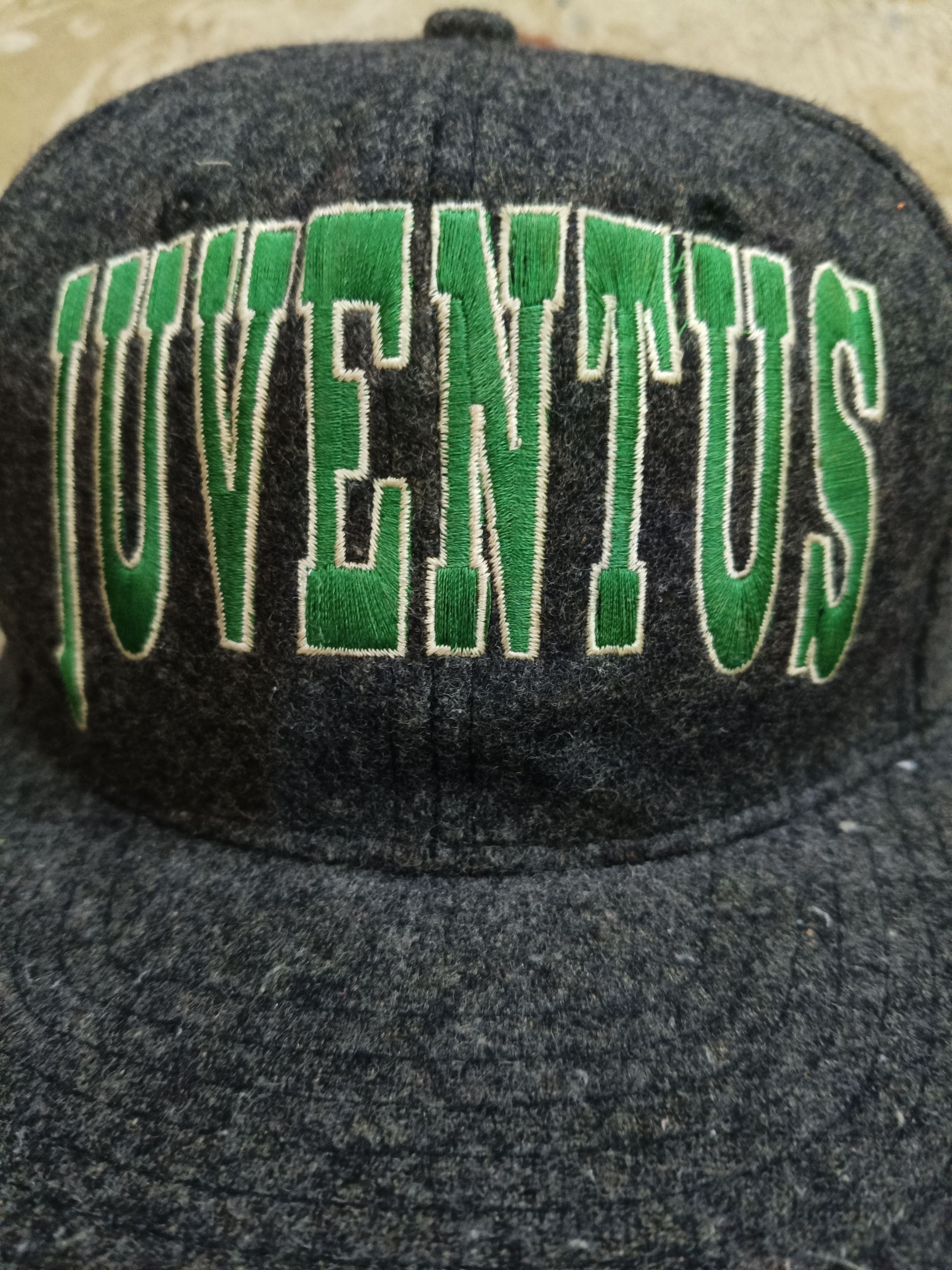 Vintage Vintage Juventus Wool Cap Size ONE SIZE - 9 Thumbnail