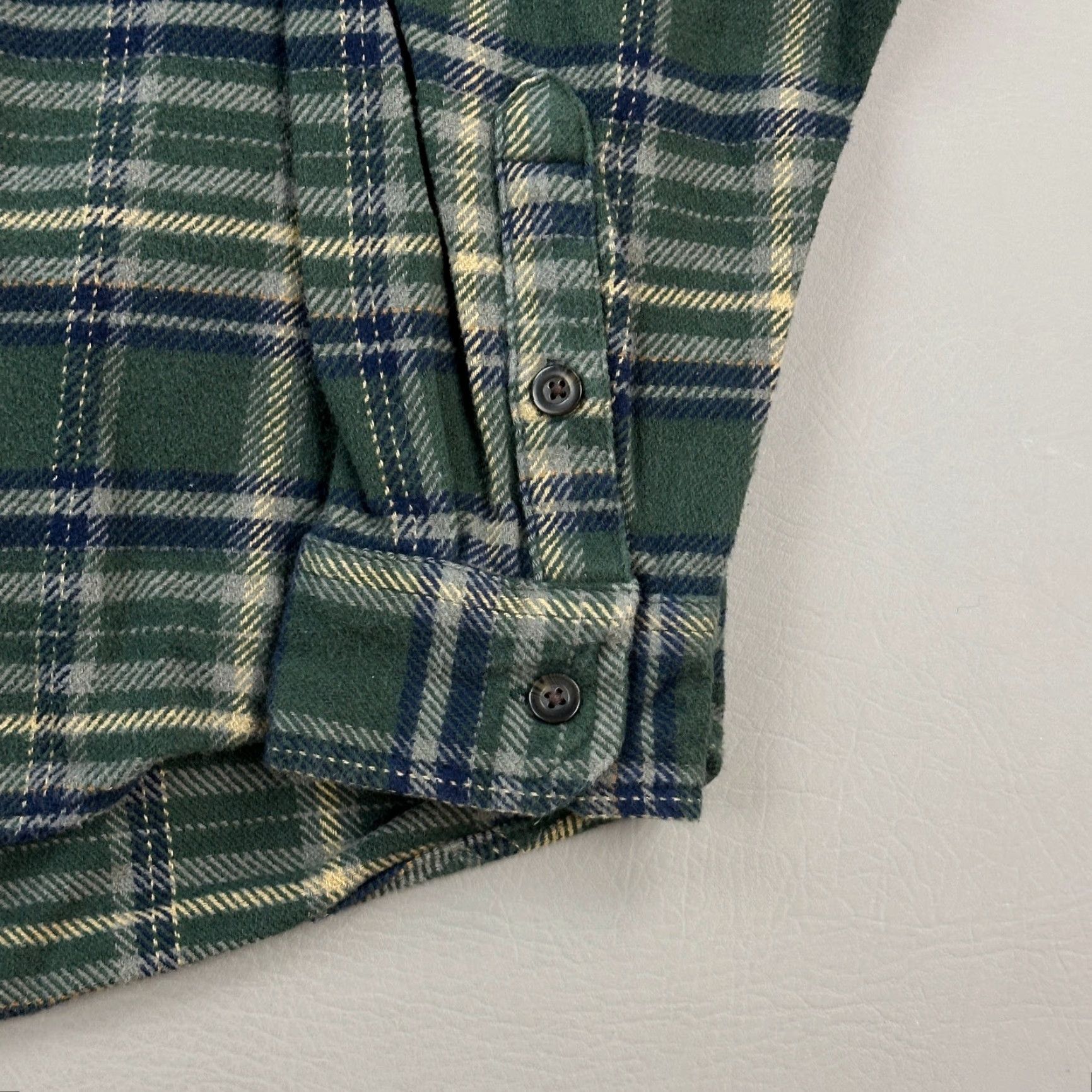 Vintage Woolrich Brawny Shirt Mens 2XL Green Plaid Heavyweights Pockets Workwear Shacket Size US XXL / EU 58 / 5 - 3 Thumbnail