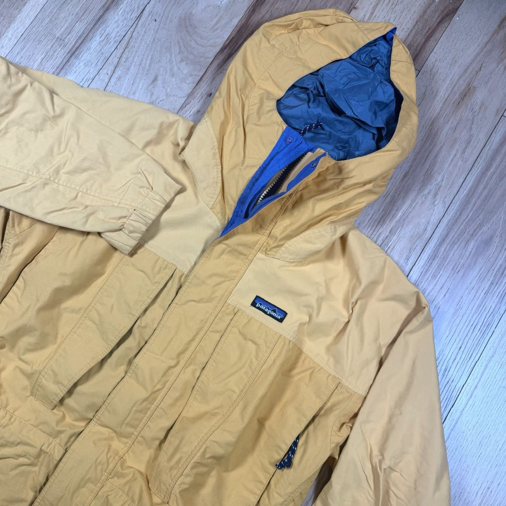 Patagonia VINTAGE Patagonia Jacket Mens XS Yellow Nitro II Snowboard Shell Windbreaker 90s Rain Coat Nylon Weather Windbreaker Mens XS Yellow 90s Size US XS / EU 42 / 0 - 2 Thumbnail