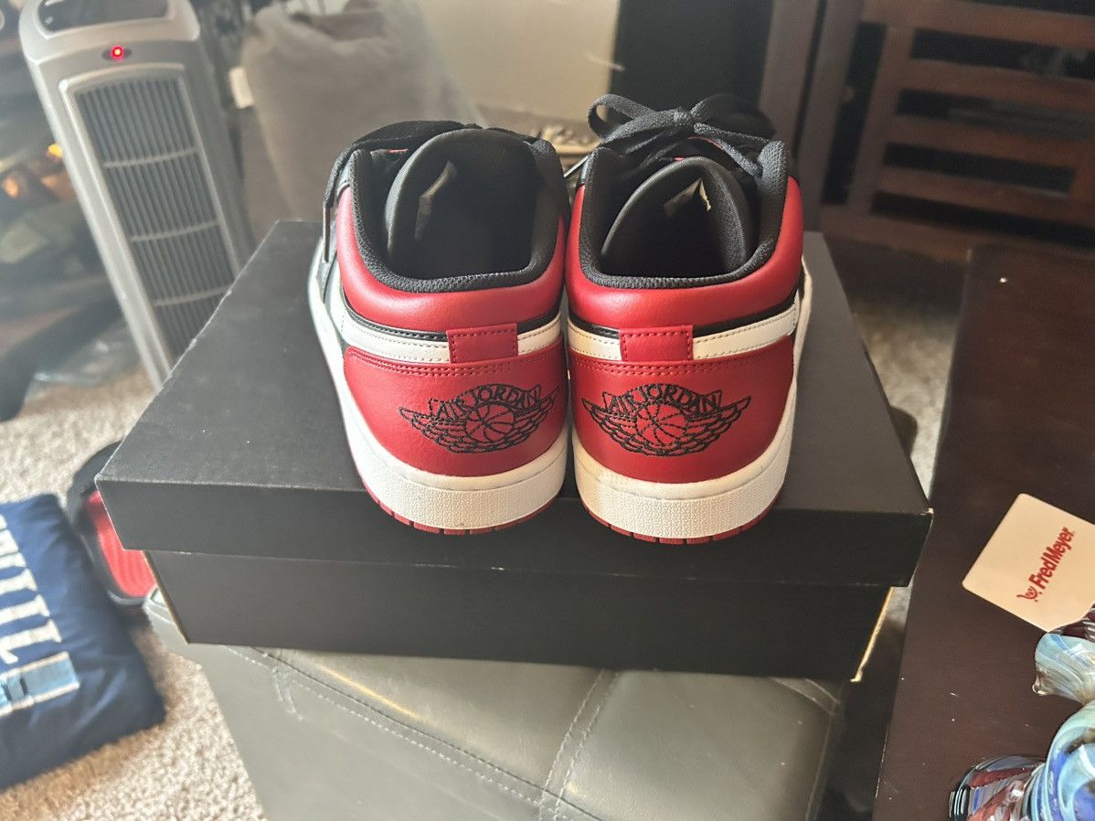 Jordan Brand × Nike Air Jordan 1 Low Size US 11 / EU 44 - 4 Thumbnail