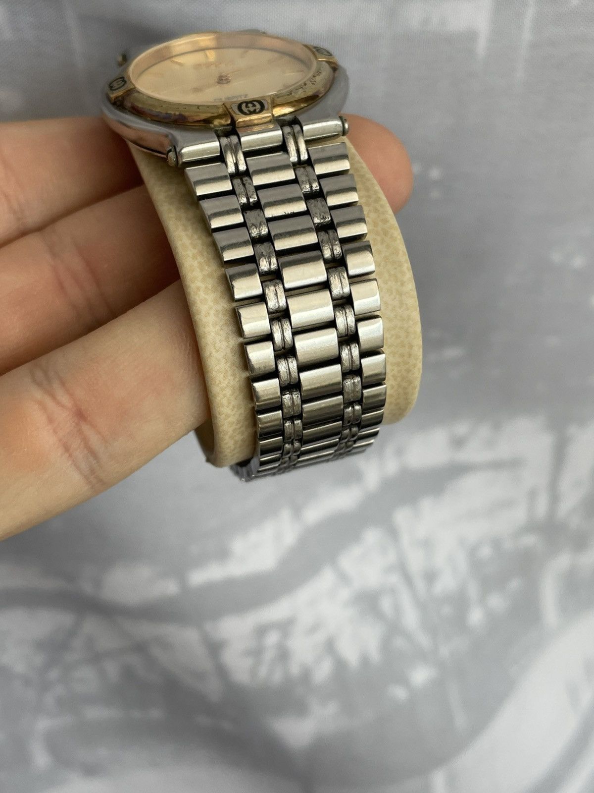 Gucci Gucci Watch 9000M Size ONE SIZE - 6 Thumbnail