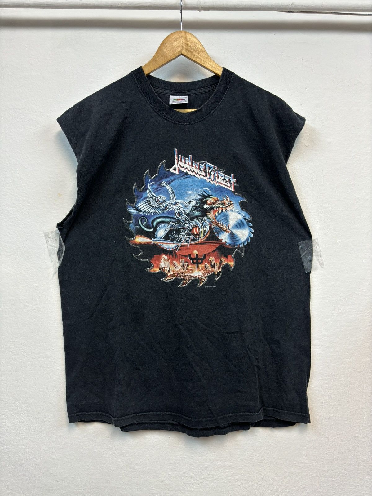 Band Tees × Vintage 2004 Judas Priest Graphic Tour T Shirt XL Sleeveless Band Size US XL / EU 56 / 4 - 1 Thumbnail
