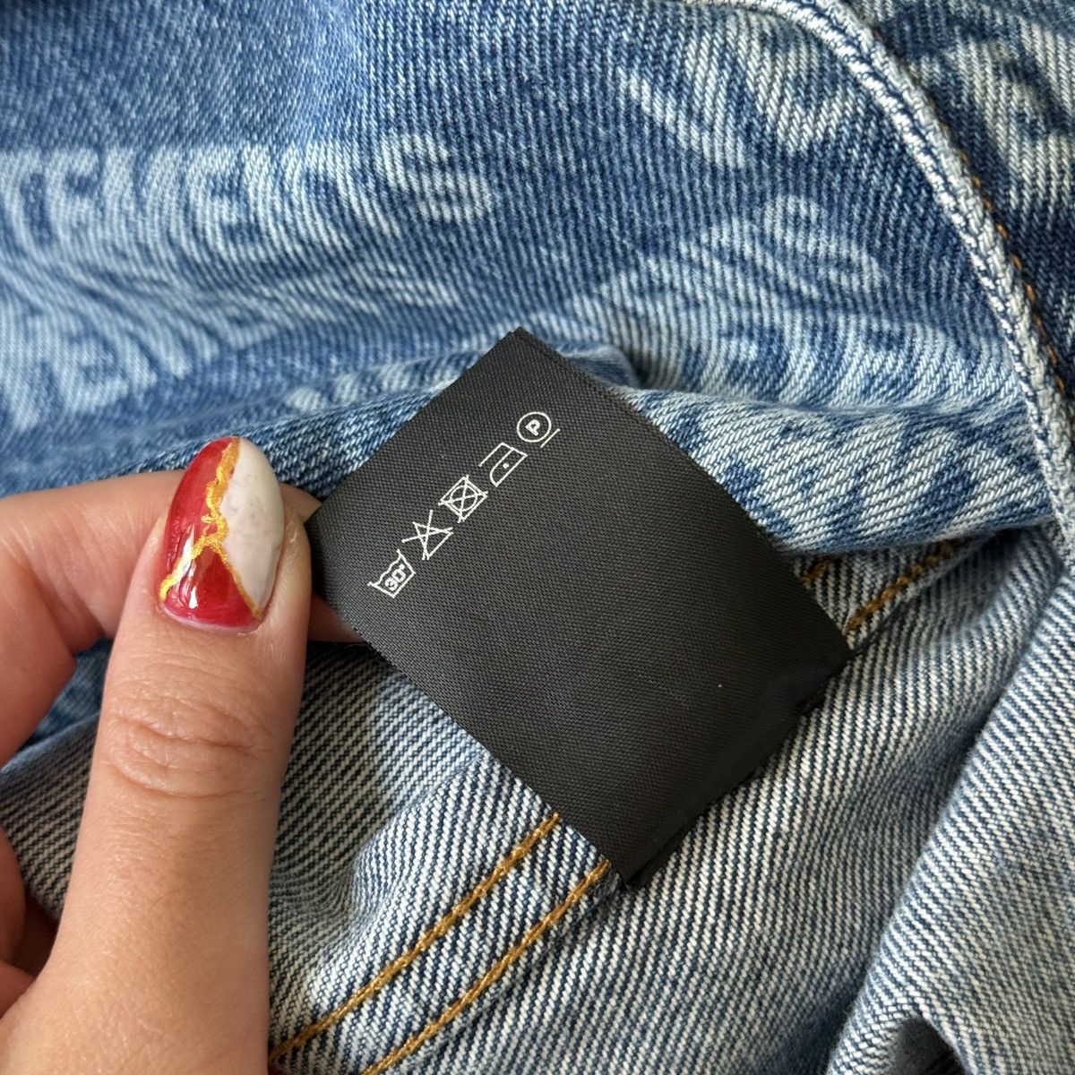 Vetements Vetements Oversized Denim Jacket LOGO Size US XL / EU 56 / 4 - 10 Thumbnail