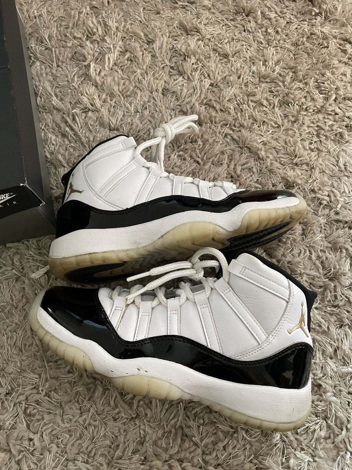 Jordan Brand Jordan 11 gratitude Size US 5.5 / EU 38 - 2 Thumbnail