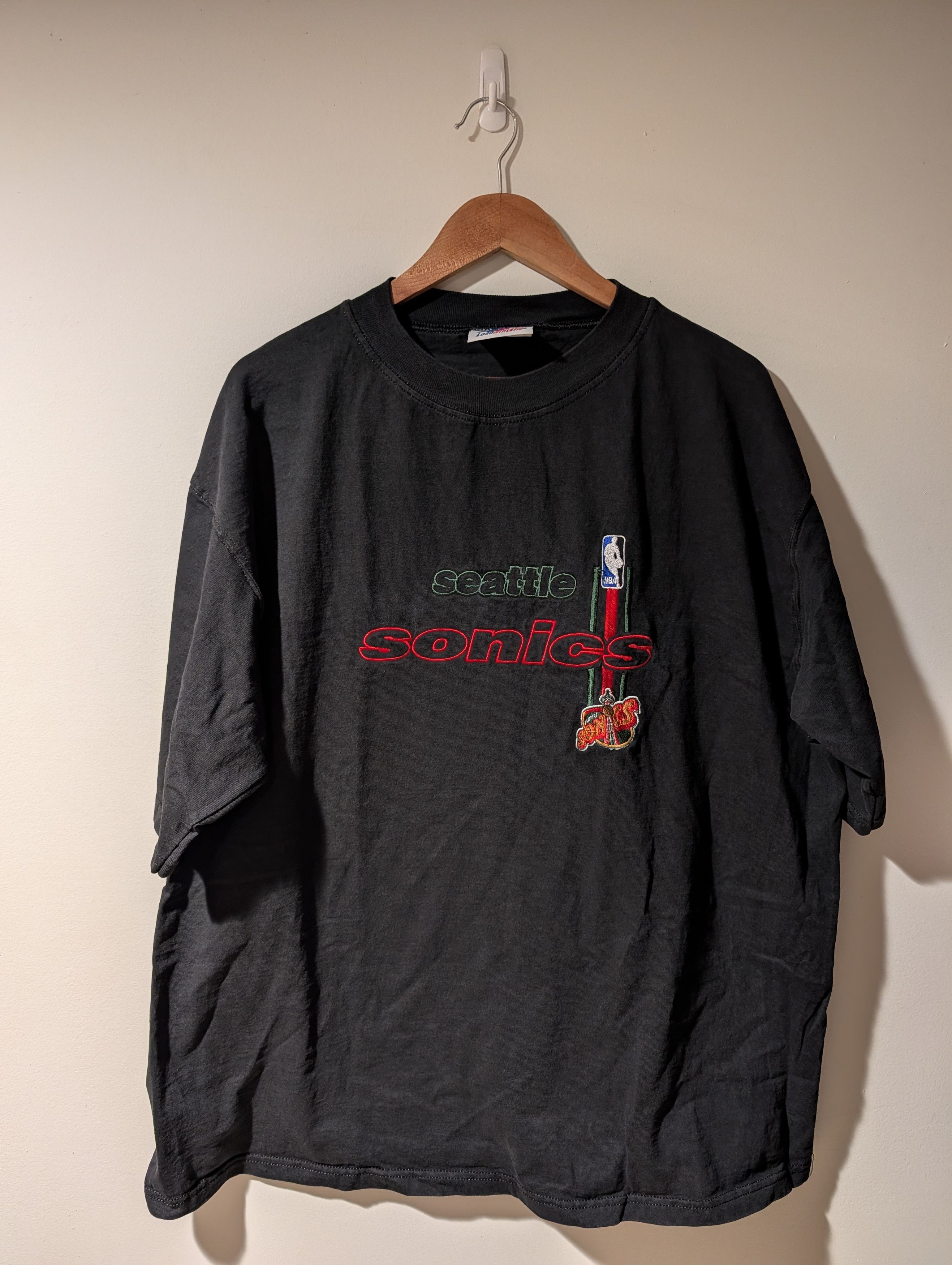 Vintage 90s Seattle Sonics NBA Basketball Logo T-Shirt