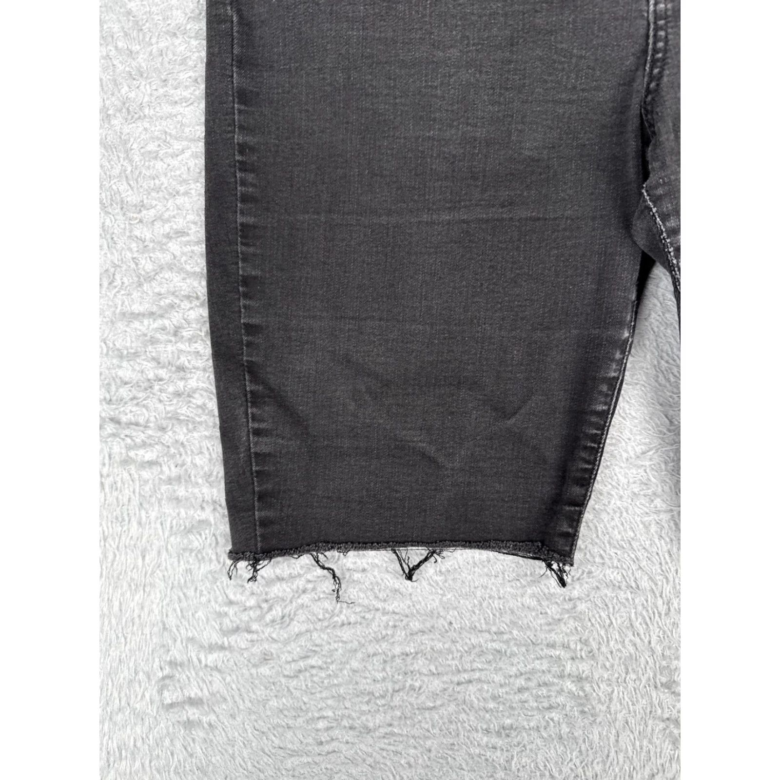 Levi's Levis 721 High Rise Skinny Shorts Womens 33x9 Black Denim Cutoff Frayed Hem Size 24" / US 00 / IT 34 - 3 Thumbnail