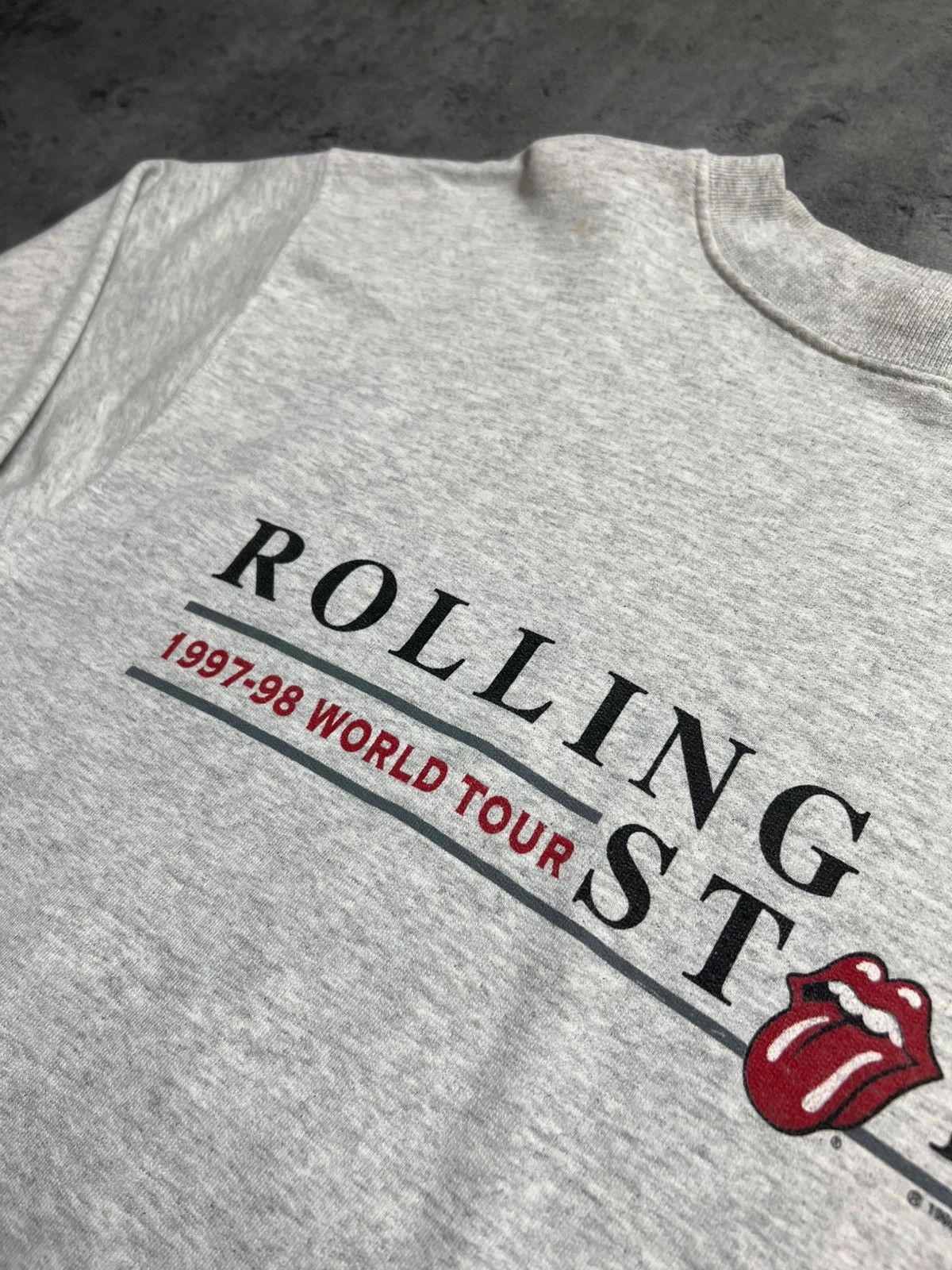 Vintage Vintage gray og rolling stones 1997-98 world tour crewneck Size US M / EU 48-50 / 2 - 3 Thumbnail