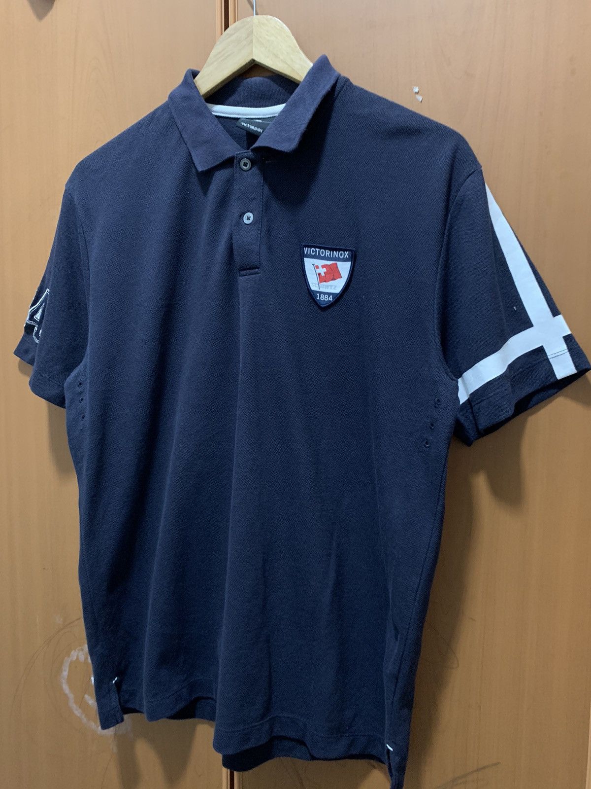 Victorinox Victorinox Polo Shirt Swiss Cross Shield Emblem Size US L / EU 52-54 / 3 - 2 Thumbnail