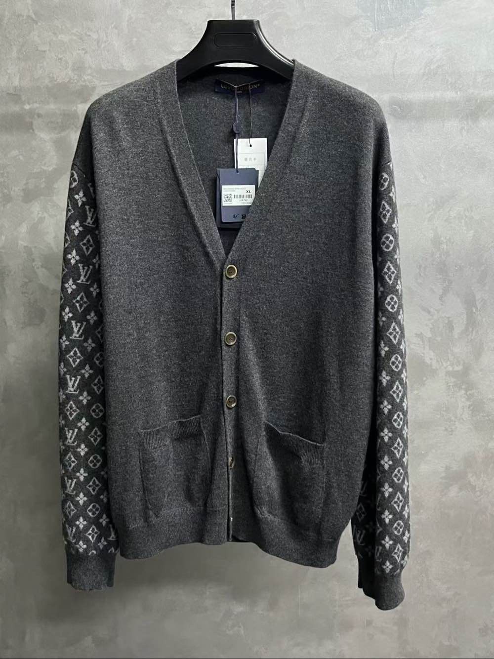 Louis Vuitton Louis Vuitton Monogram Sleeve Cardigan Size XL Size US XL / EU 56 / 4 - 1 Thumbnail