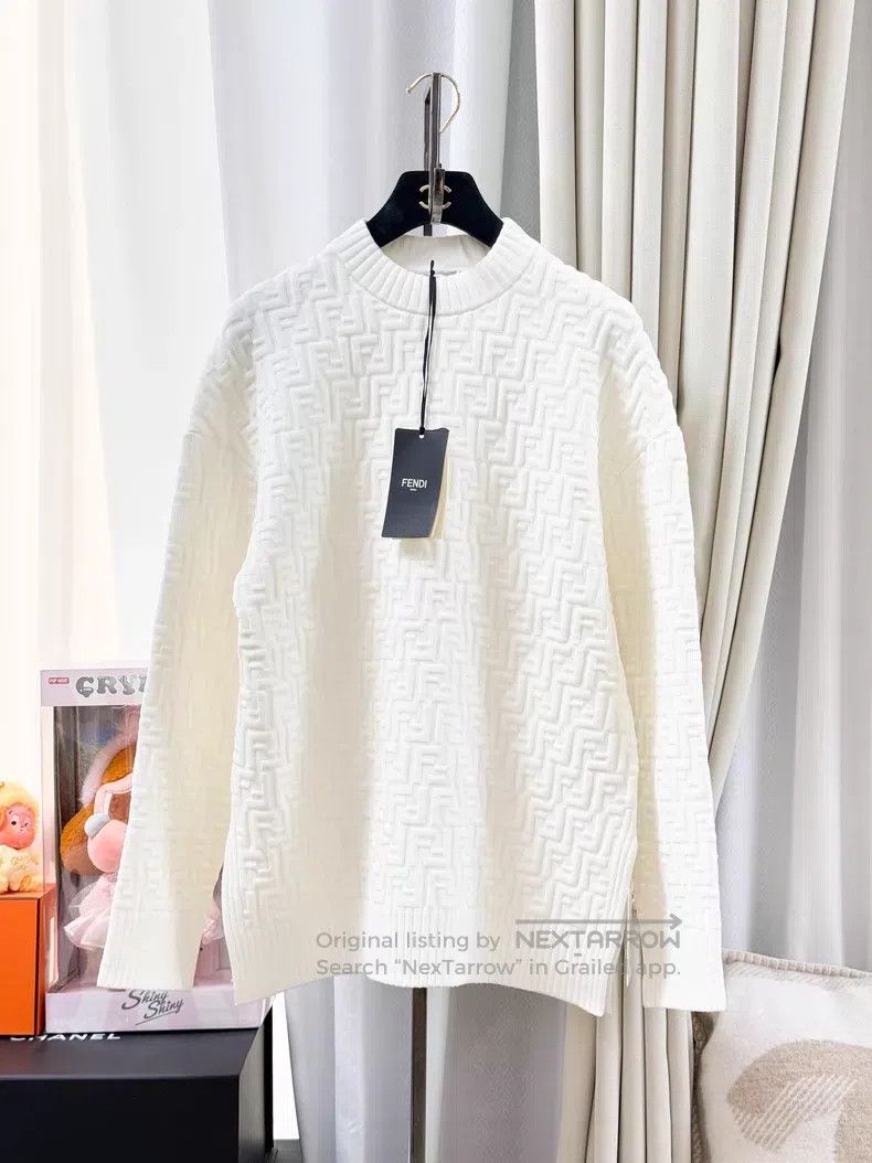 Fendi Fendi White Long Sleeve Sweatshirt with FF Logo Size XS / US 0-2 / IT 36-38 - 1 Thumbnail