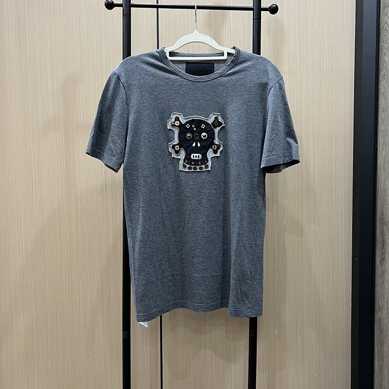 Prada Prada Skull Appliqué T-Shirt Size S Size US S / EU 44-46 / 1 - 1 Thumbnail