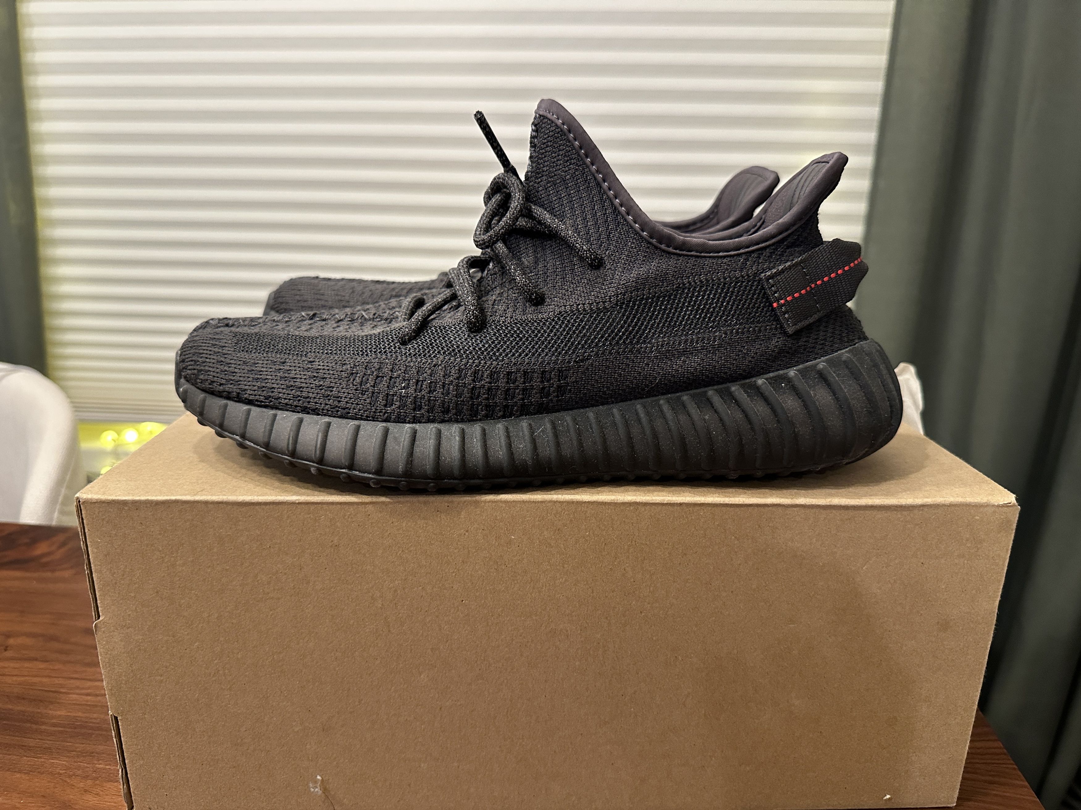 Yeezy Yeezy Boost 350 V2 Size US 9 / EU 42 - 3 Thumbnail