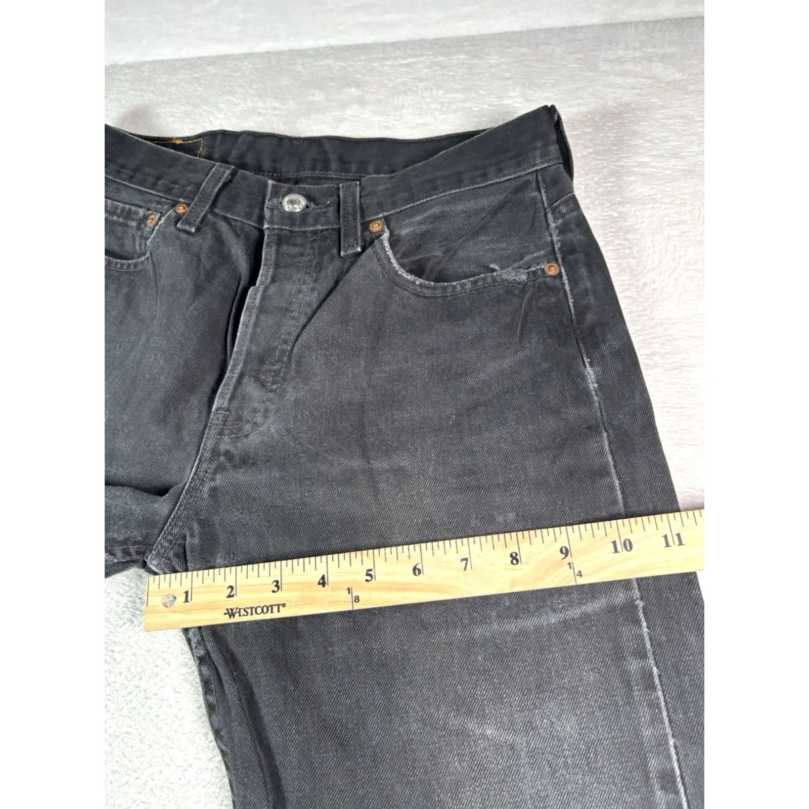 Levi's VINTAGE Levi's 535 Jeans Men 31x32 Black Button Fly Distressed 90s Straight 5-Pocket Denim Regular Mens Size US 31 - 6 Thumbnail
