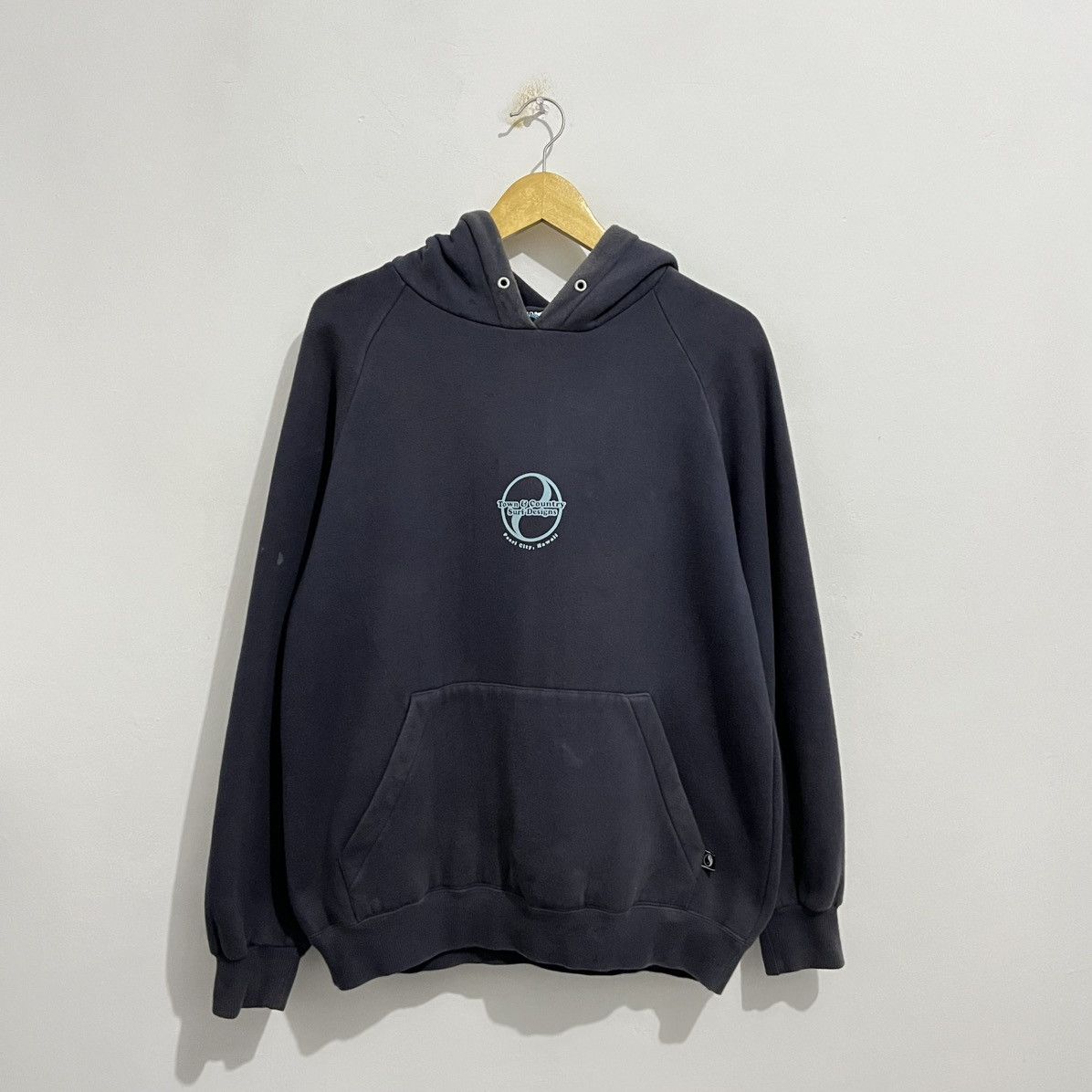 Japanese Brand Vintage Sun Faded Town And Country T&C Surf Design Size US M / EU 48-50 / 2 - 1 Thumbnail