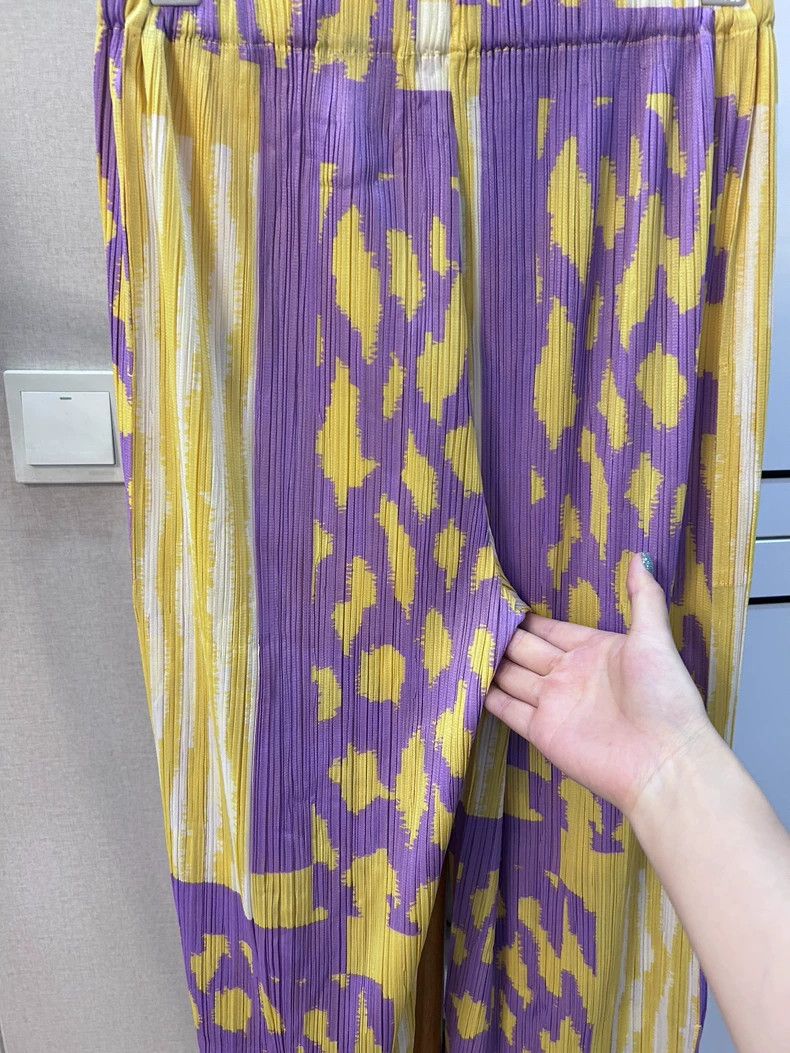 Issey Miyake Issey Miyake size:2 Yellow-purple pleated trousers Size 22" - 3 Thumbnail