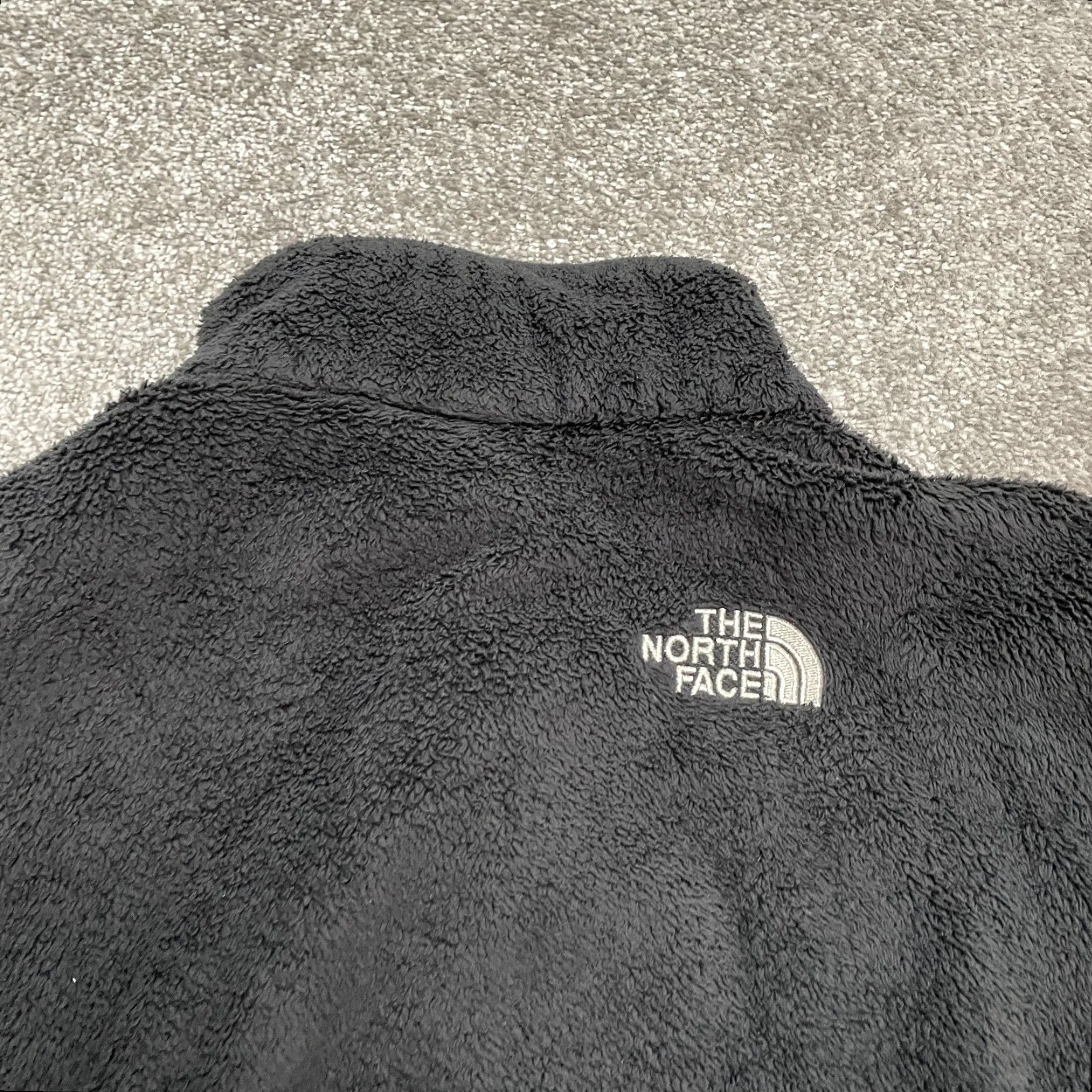 The North Face VINTAGE? No, it's not vintage. The North Face Oso Jacket Womens M Black Full Zip Pockets Oso Fleece Outdoor Size M / US 6-8 / IT 42-44 - 3 Thumbnail