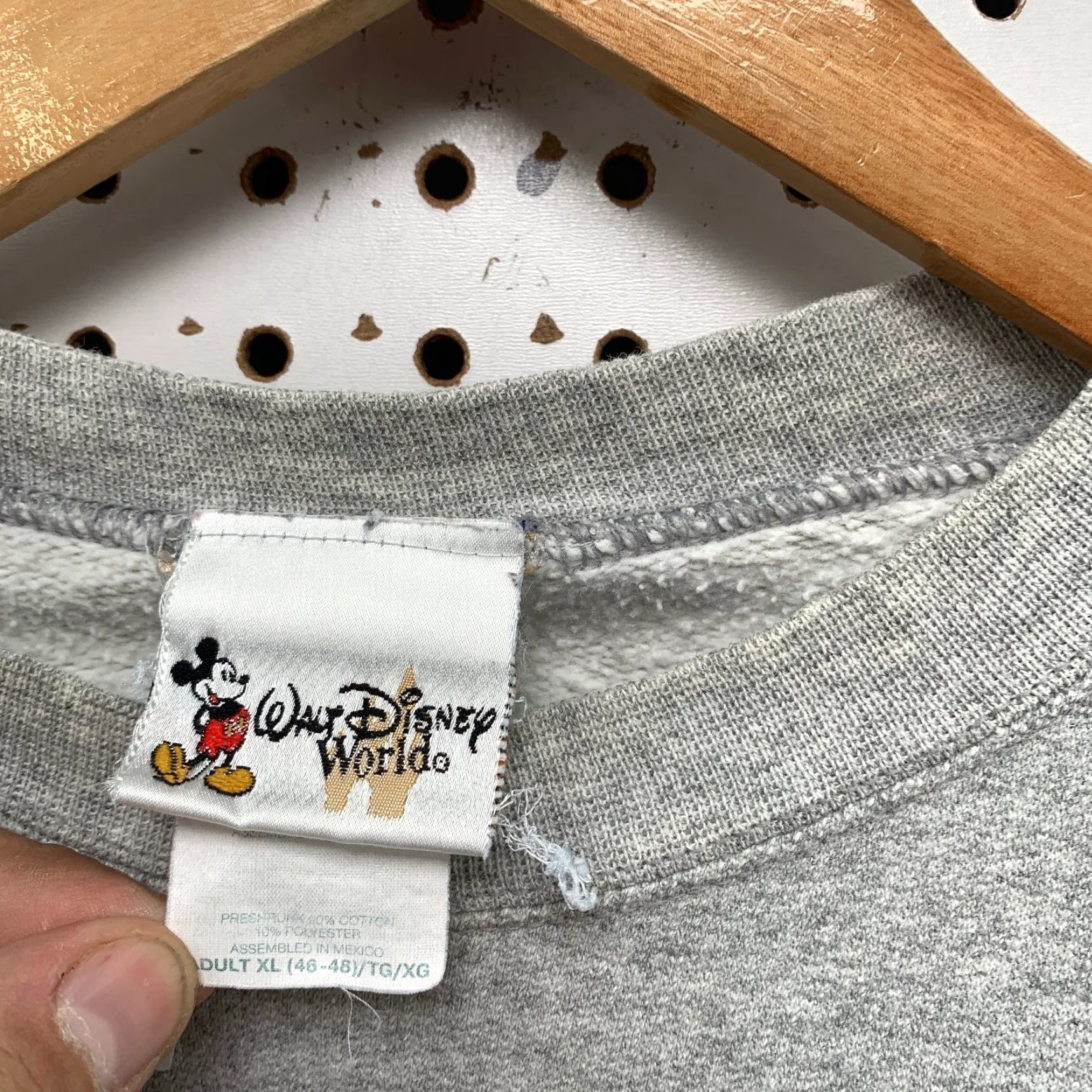 Disney VINTAGE Disney Epcot Sweatshirt Mens XL Gray Fleece Distressed Embroidered Size US XL / EU 56 / 4 - 3 Thumbnail