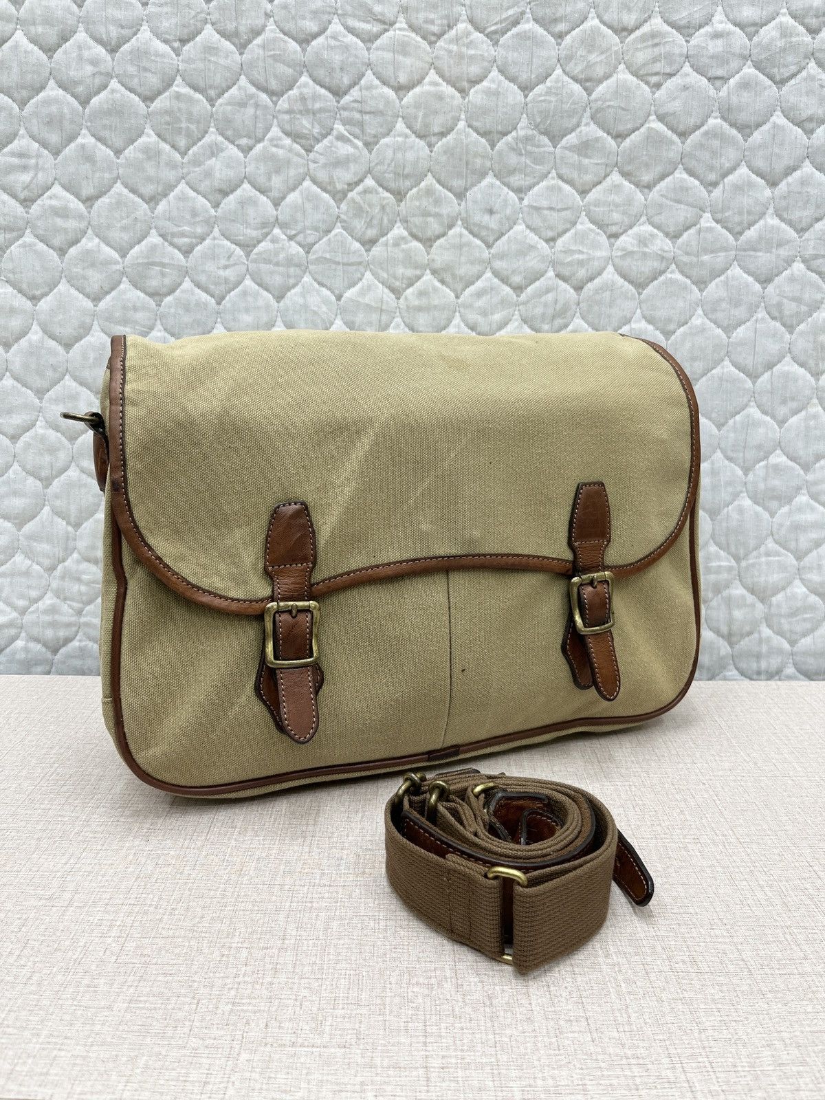 DAKS 🔥🔥🔥STEALS DAKS LONDON MESSENGER BAG Size ONE SIZE - 2 Thumbnail