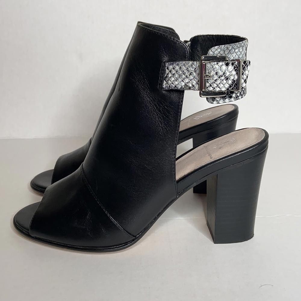 Designer Andrew Stevens Black Leather Cheyenne Stacked Heel, Size 8.5 Size US 8.5 / IT 38.5 - 4 Thumbnail