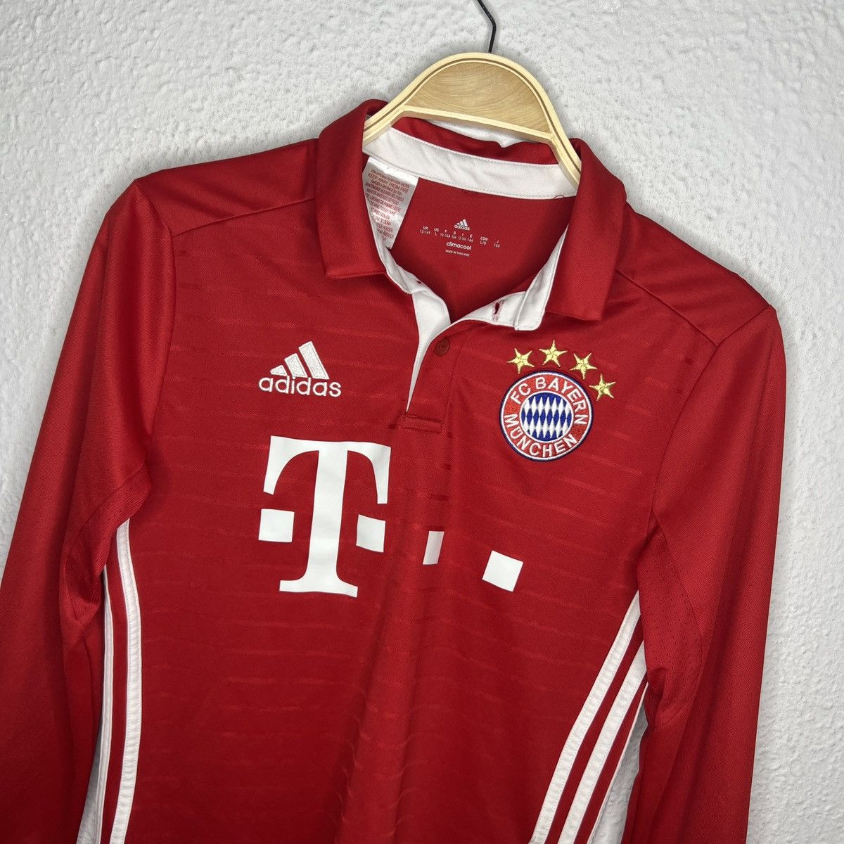 Adidas Adidas Bayern Munich Longsleeve Tshirt Tee Jersey Red 2016 Size US S / EU 44-46 / 1 - 4 Thumbnail